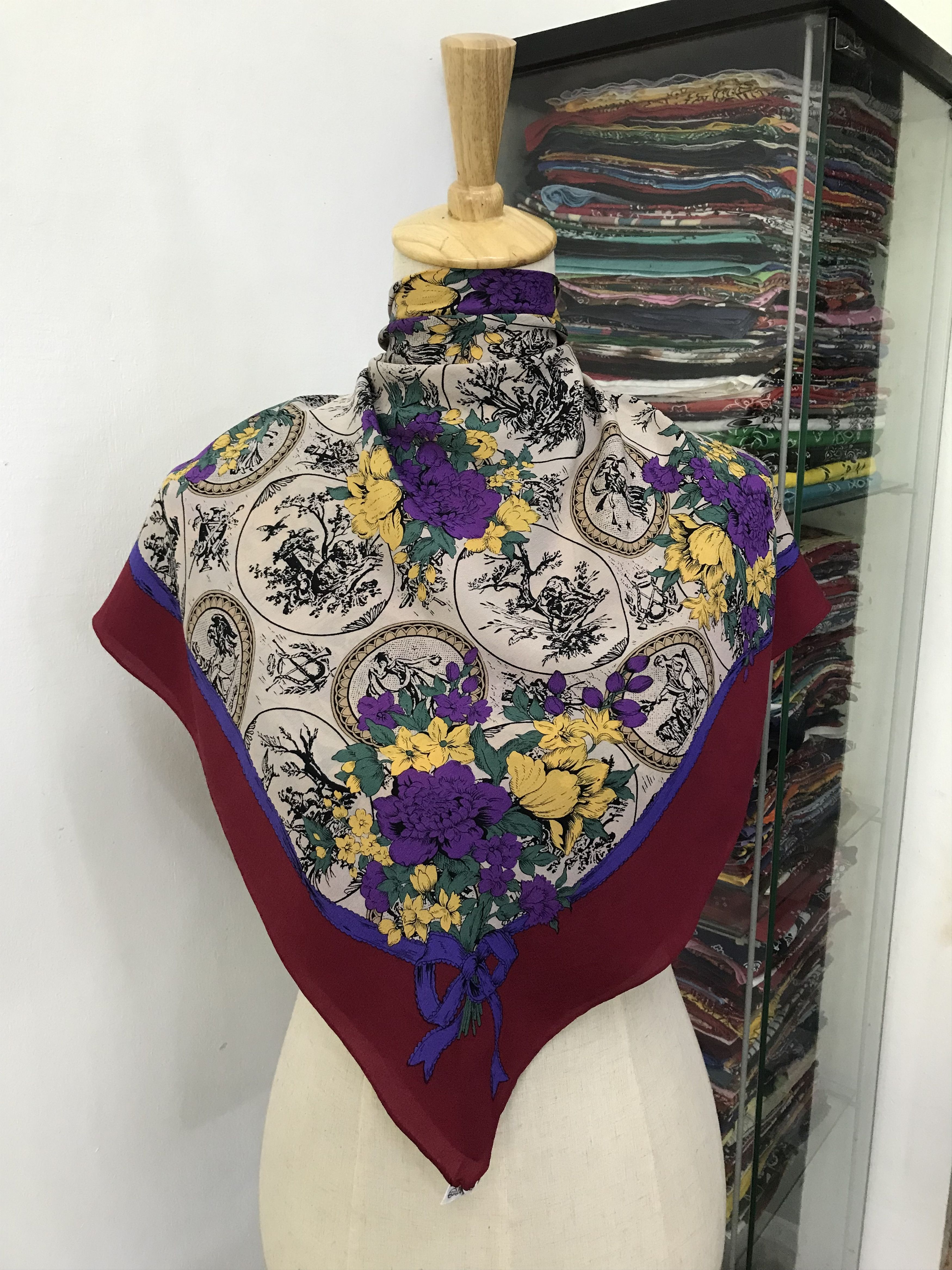 Vintage Vintage Silk Scarf Size ONE SIZE - 1 Thumbnail