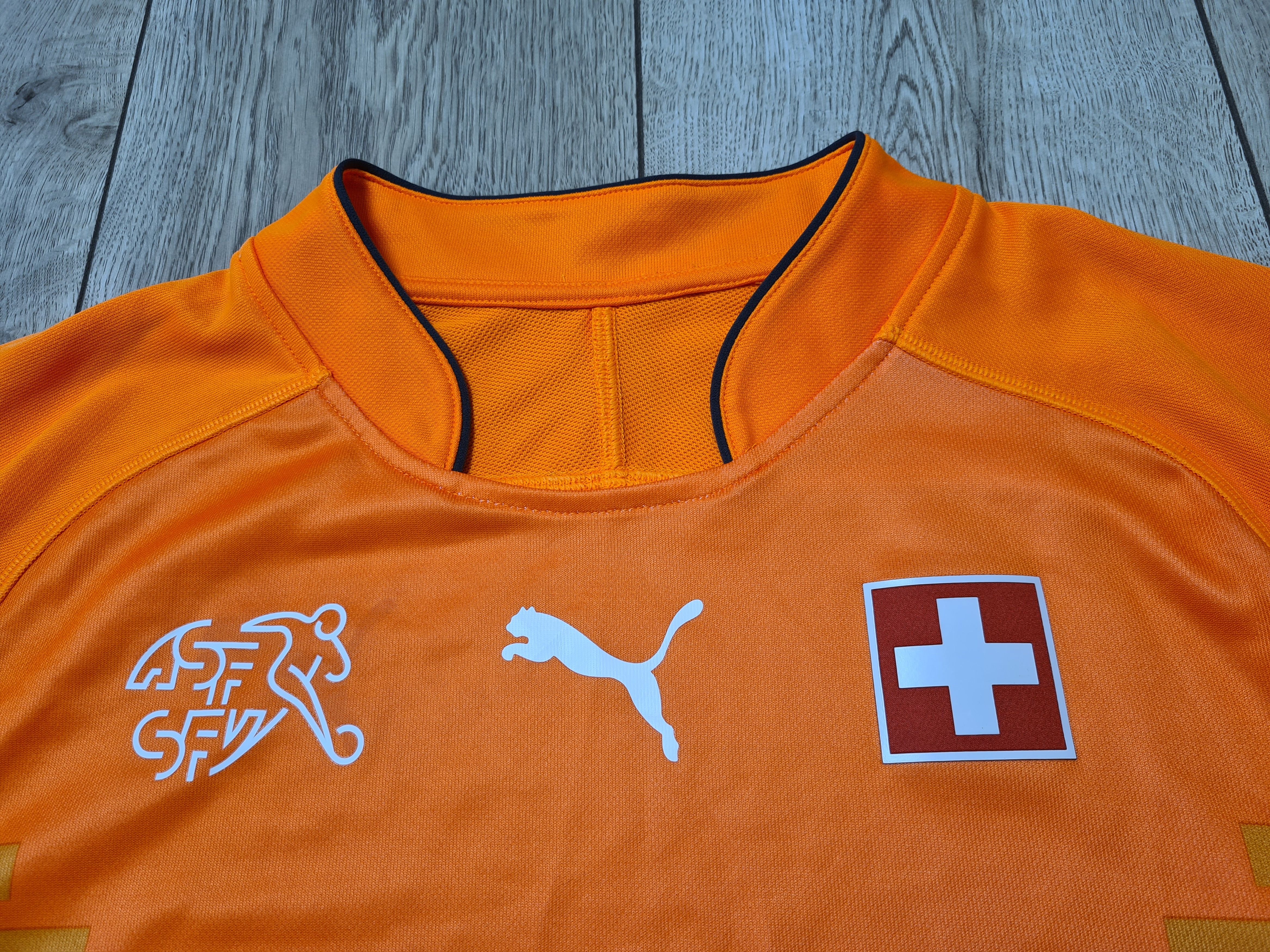 Vintage SWITZERLAND 2014 2015 GOALKEEPER FOOTBALL SOCCER JERSEY LONG Size US L / EU 52-54 / 3 - 3 Thumbnail