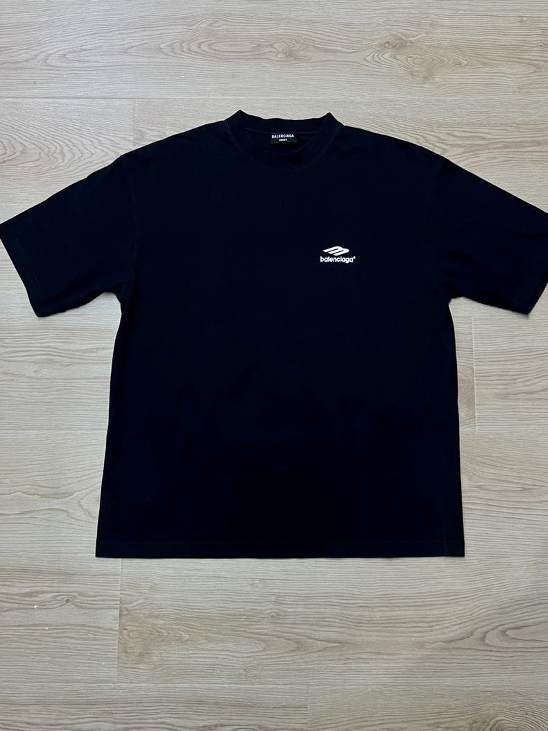 Balenciaga Balenciaga Embroidered Logo Short Sleeve Tee - dmc Size US L / EU 52-54 / 3 - 1 Thumbnail