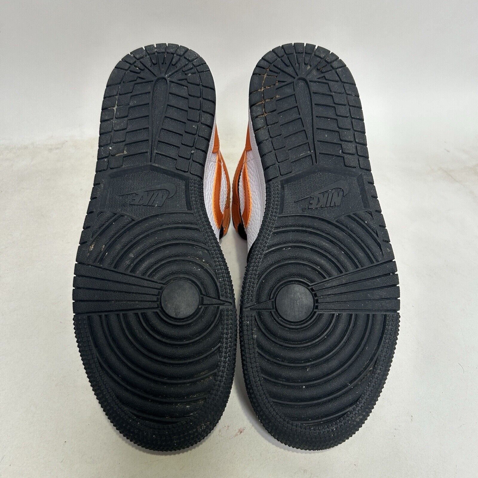 Nike Nike Shoes Air Jordan 1 Mid GS “Shattered Blackboard” 2024 Size US 8.5 / IT 38.5 - 7 Thumbnail