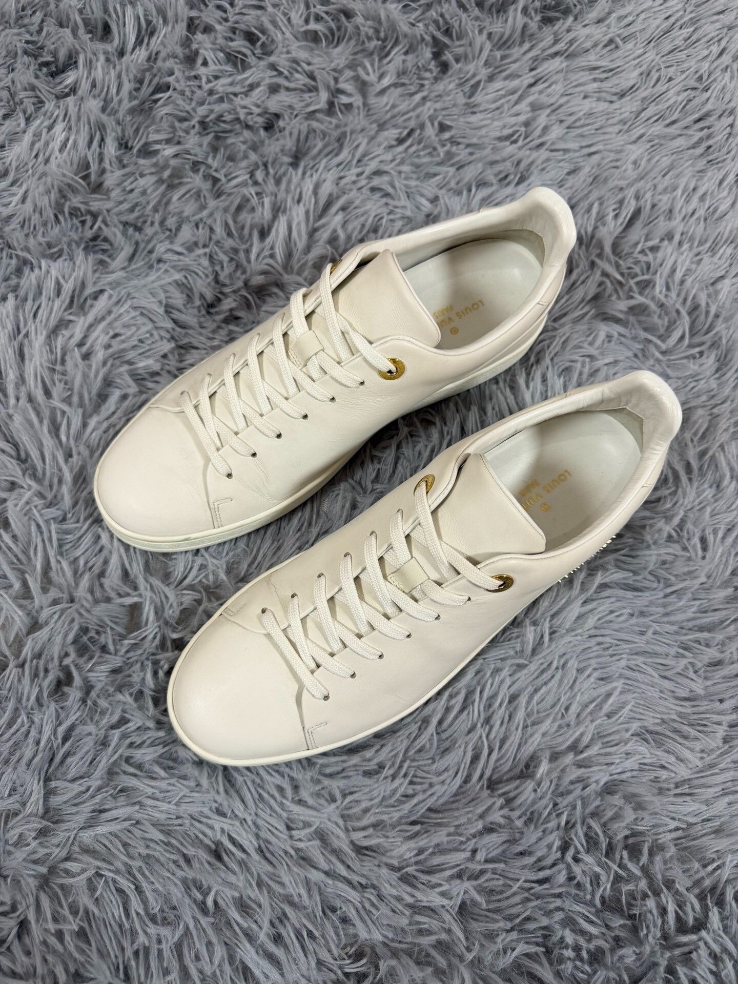 Louis Vuitton Louis Vuitton White Lowtop Sneakers 7 Men Size US 7 / EU 40 - 1 Thumbnail