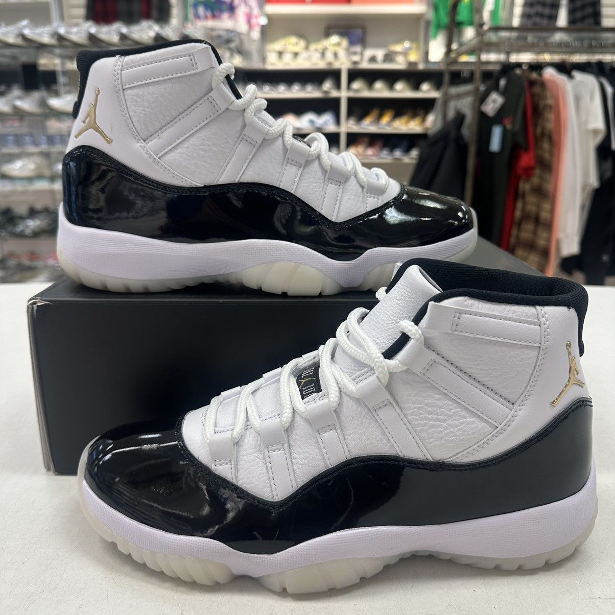 Jordan Brand Size 8.5 - Jordan 11 Retro Mid Gratitude / Defining Moments Size US 8.5 / EU 41-42 - 1 Thumbnail