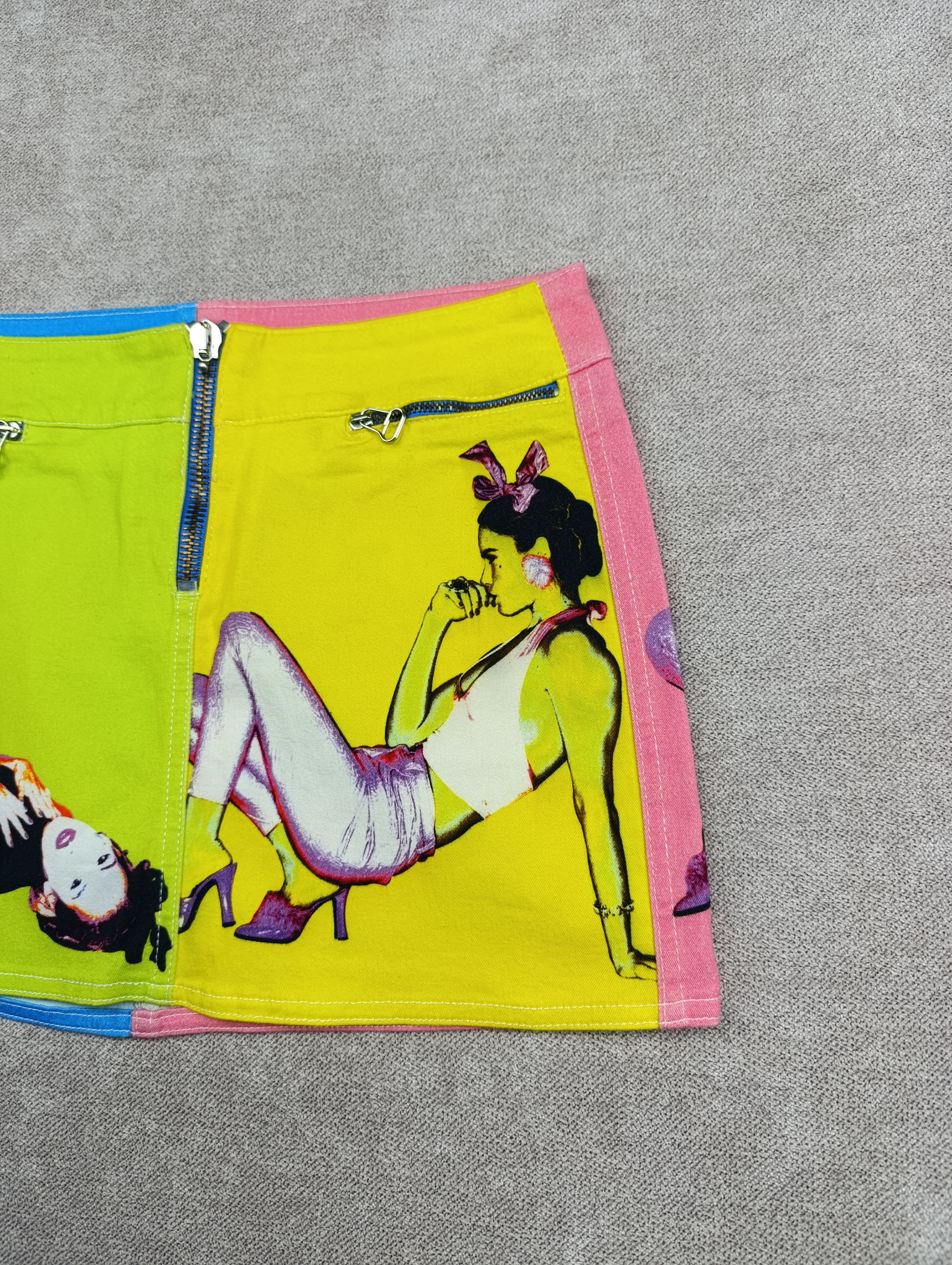 Versace Y2K DONATELLO VERSACE LOW WAISTED COLOURFUL MINI SKIRT Size 27" / US 4 / IT 40 - 3 Thumbnail