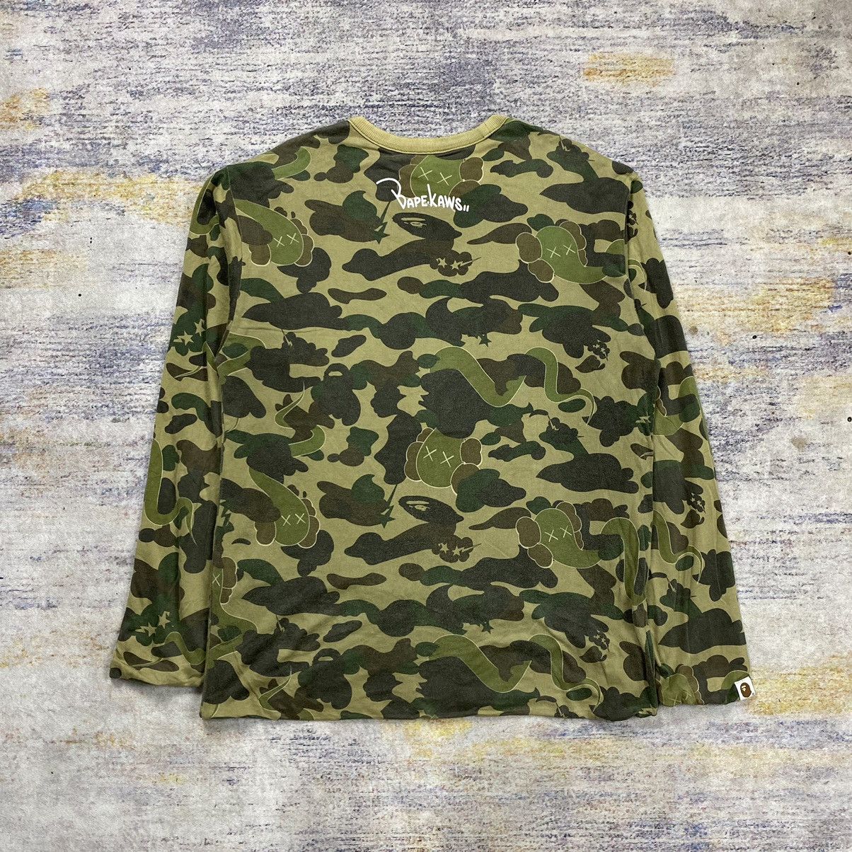 Bape × Kaws × Nigo bape x kaws reversible long sleeve Size US M / EU 48-50 / 2 - 2 Thumbnail