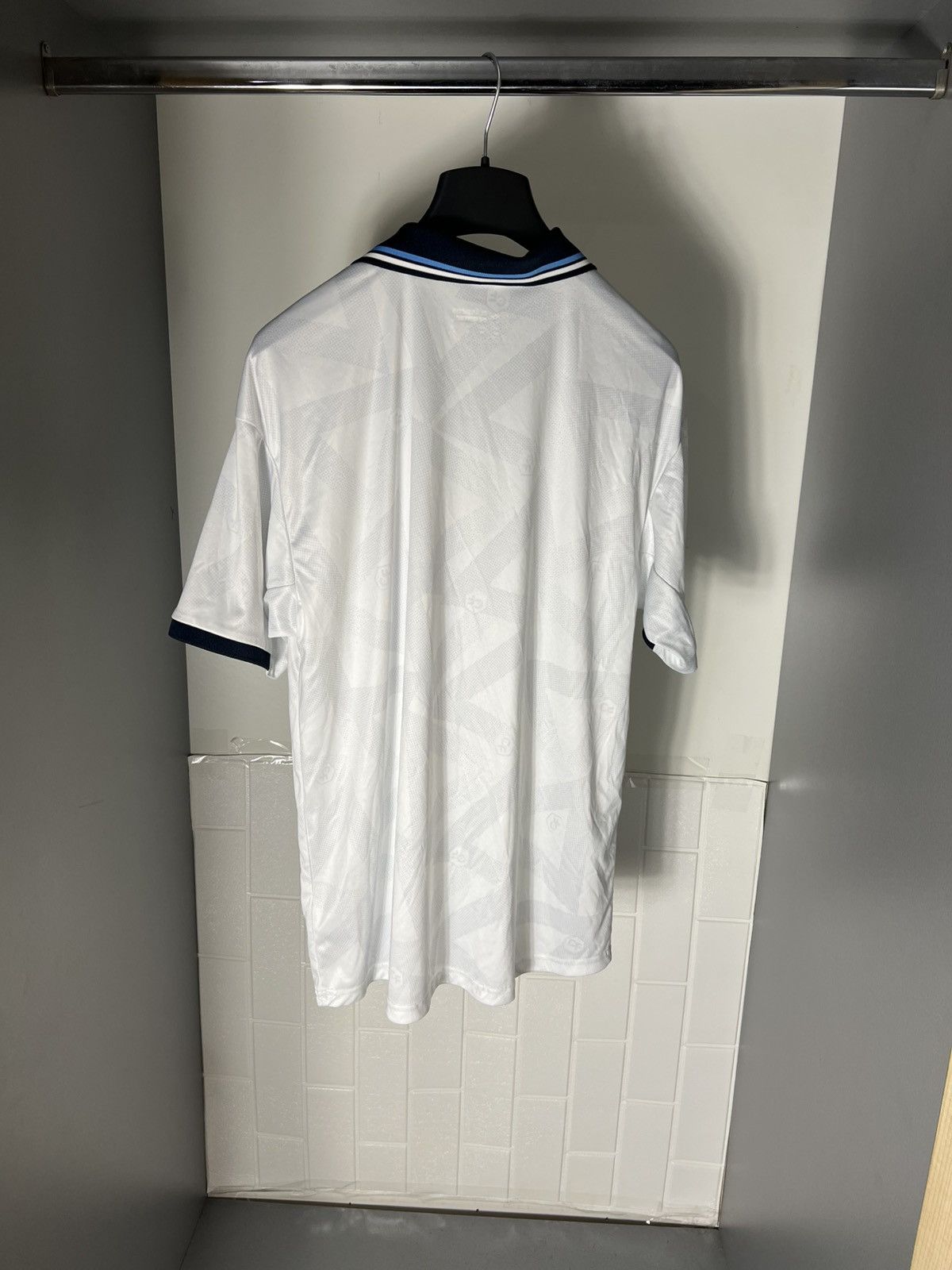 Vintage VERY RARE ENGLAND RETRO CLASSICOS DE FUTEBOL JERSEY Y2K 90s Size US M / EU 48-50 / 2 - 6 Thumbnail