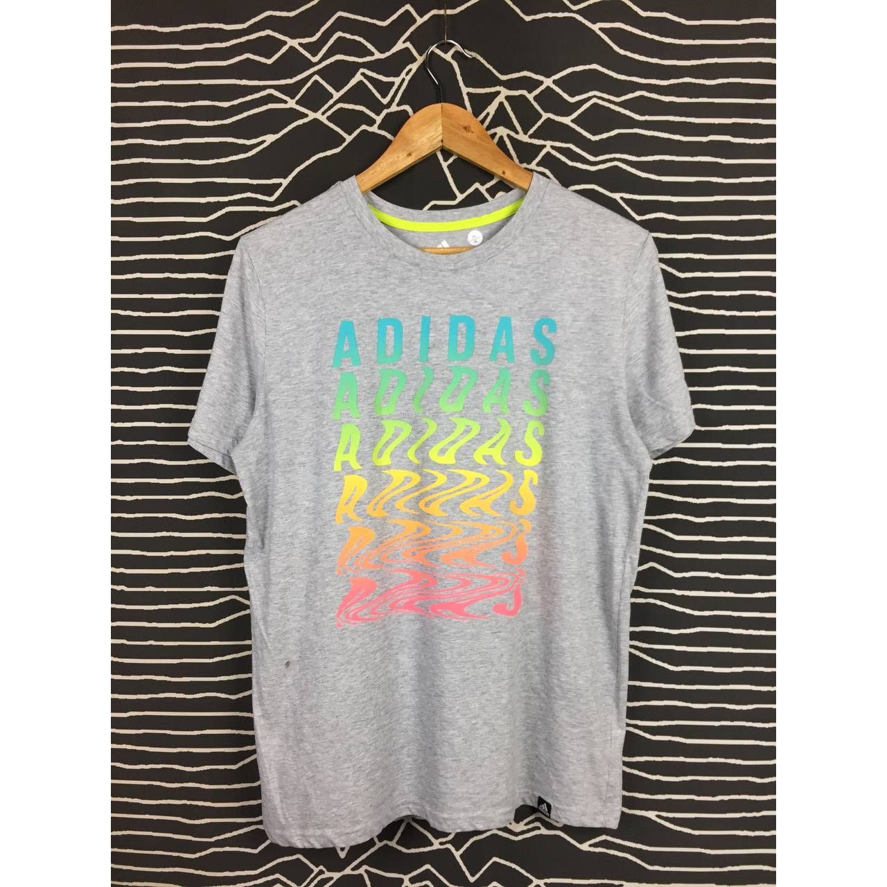 Adidas Adidas Grey Neon Gradient Wavy Logo Graphic Tee Youth XL Size US M / EU 48-50 / 2 - 1 Thumbnail