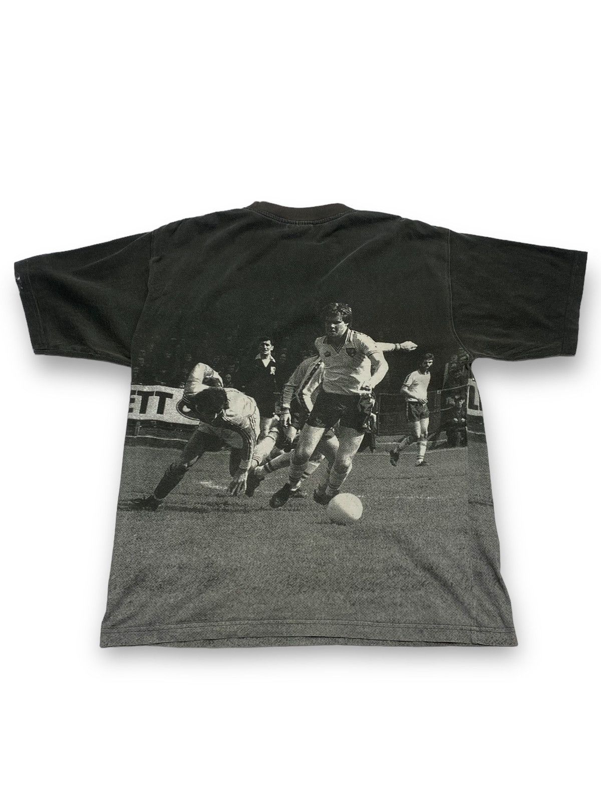 Vintage Vintage IDENTIC Soccer Player Crazy Overprint T Shirt AOP Size US L / EU 52-54 / 3 - 5 Thumbnail
