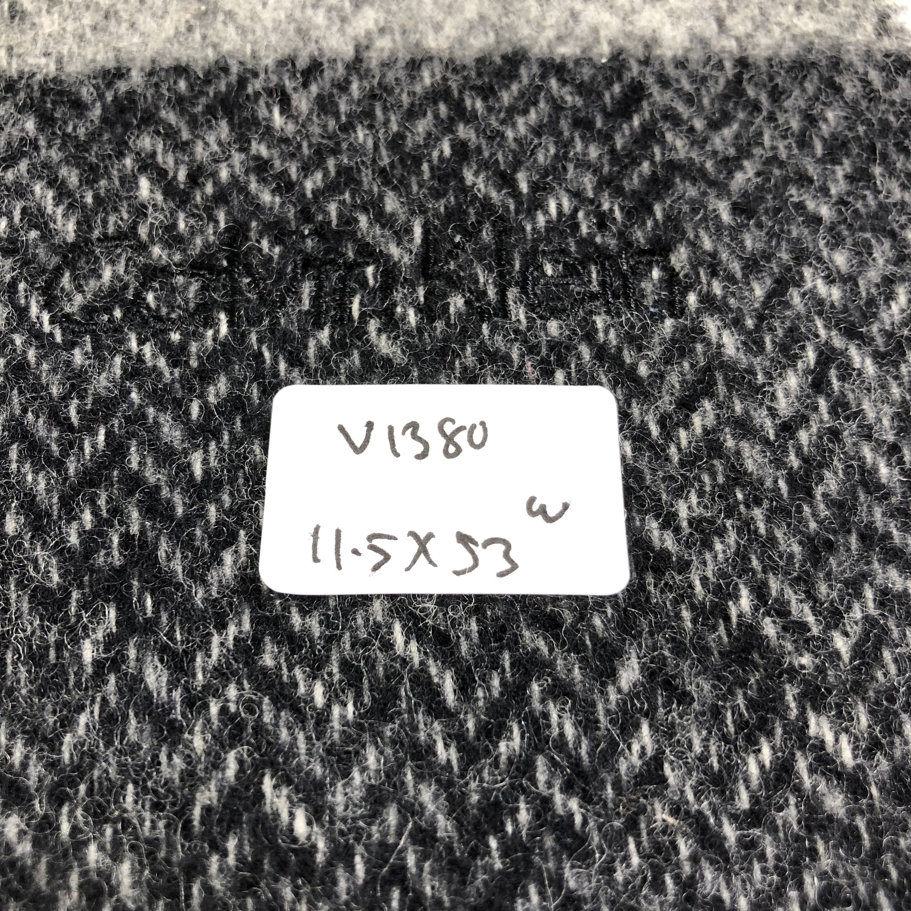 Calvin Klein Calvin Klein Wool Scarf Muffler V1380 Size ONE SIZE - 17 Thumbnail