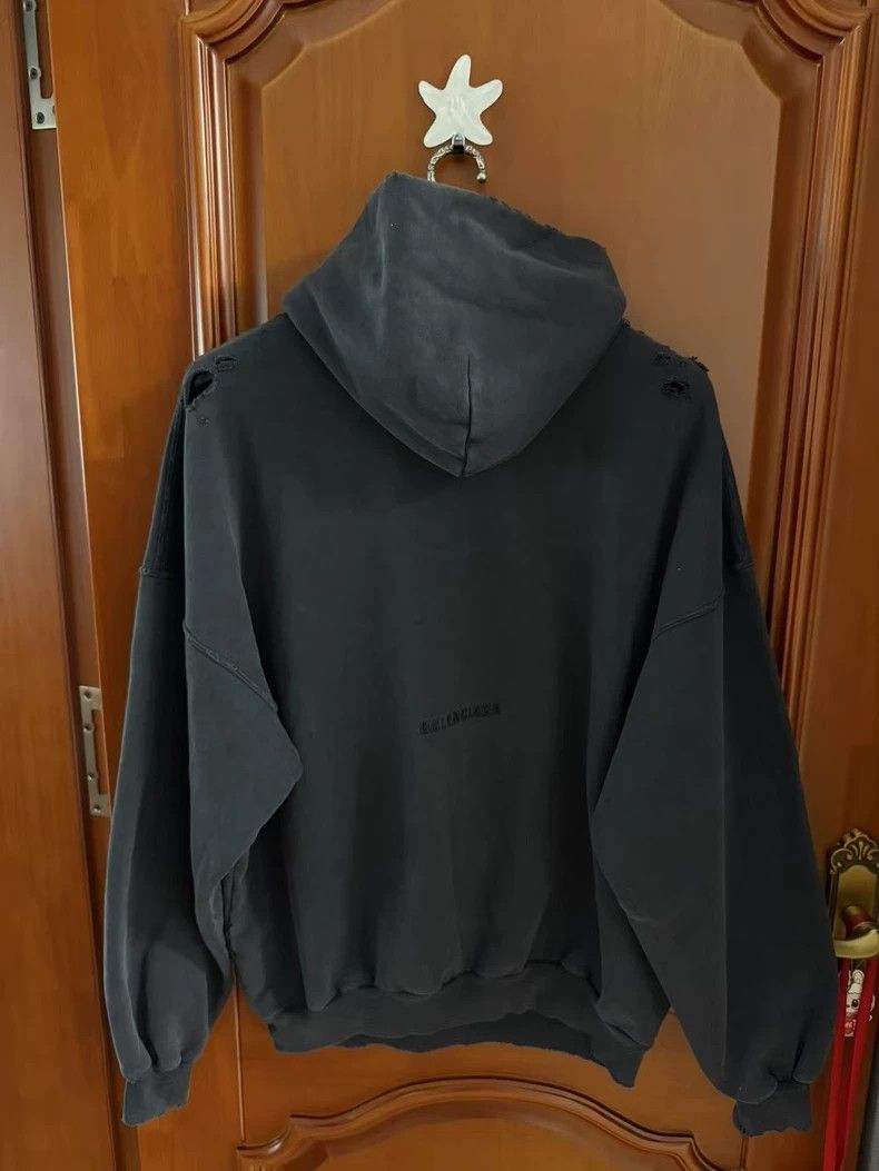 Balenciaga Balenciaga Statue of Liberty Destruction Design Sweater Size US S / EU 44-46 / 1 - 2 Thumbnail