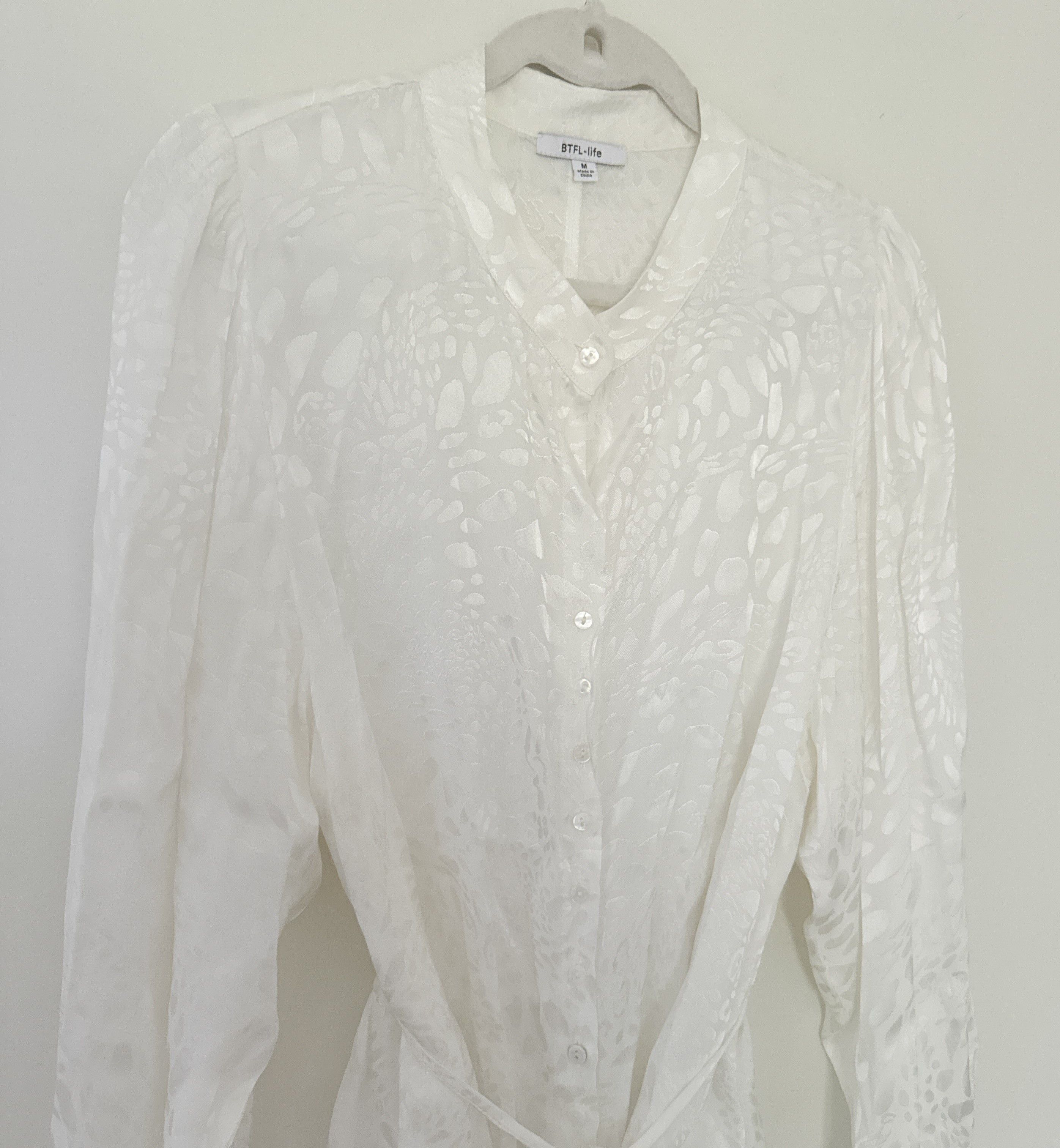 BTFL BTFL-Life V Neck Lantern Top Jacquard Elastic White Boho Size M / US 6-8 / IT 42-44 - 3 Thumbnail