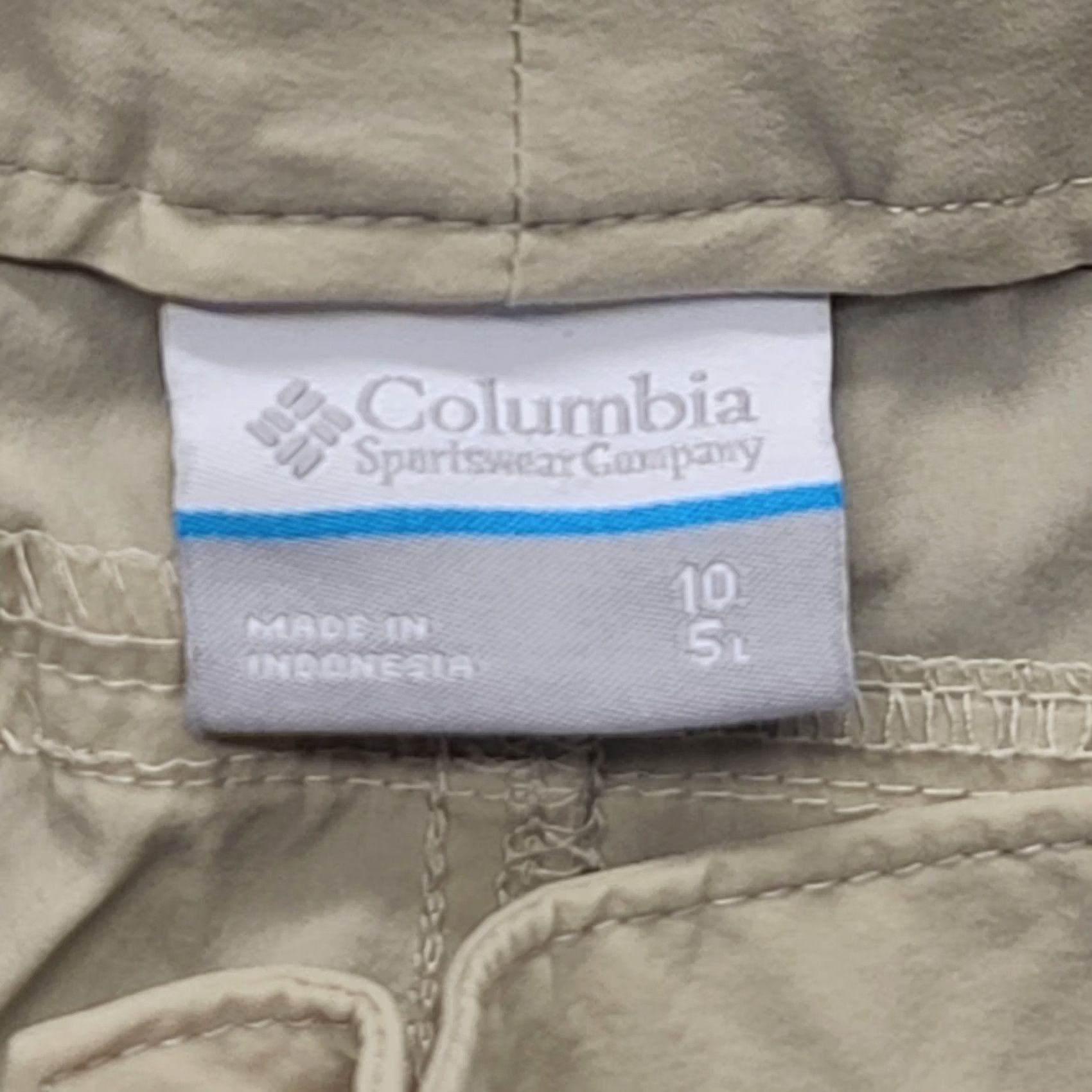 Vintage Columbia PFG Shorts Womens 10 Regular Mid Rise Hiking Fishing UPF Beige Nylon Flat Front Zip Pocket Logo Quick Dry Size 32" / US 10 / IT 46 - 2 Thumbnail