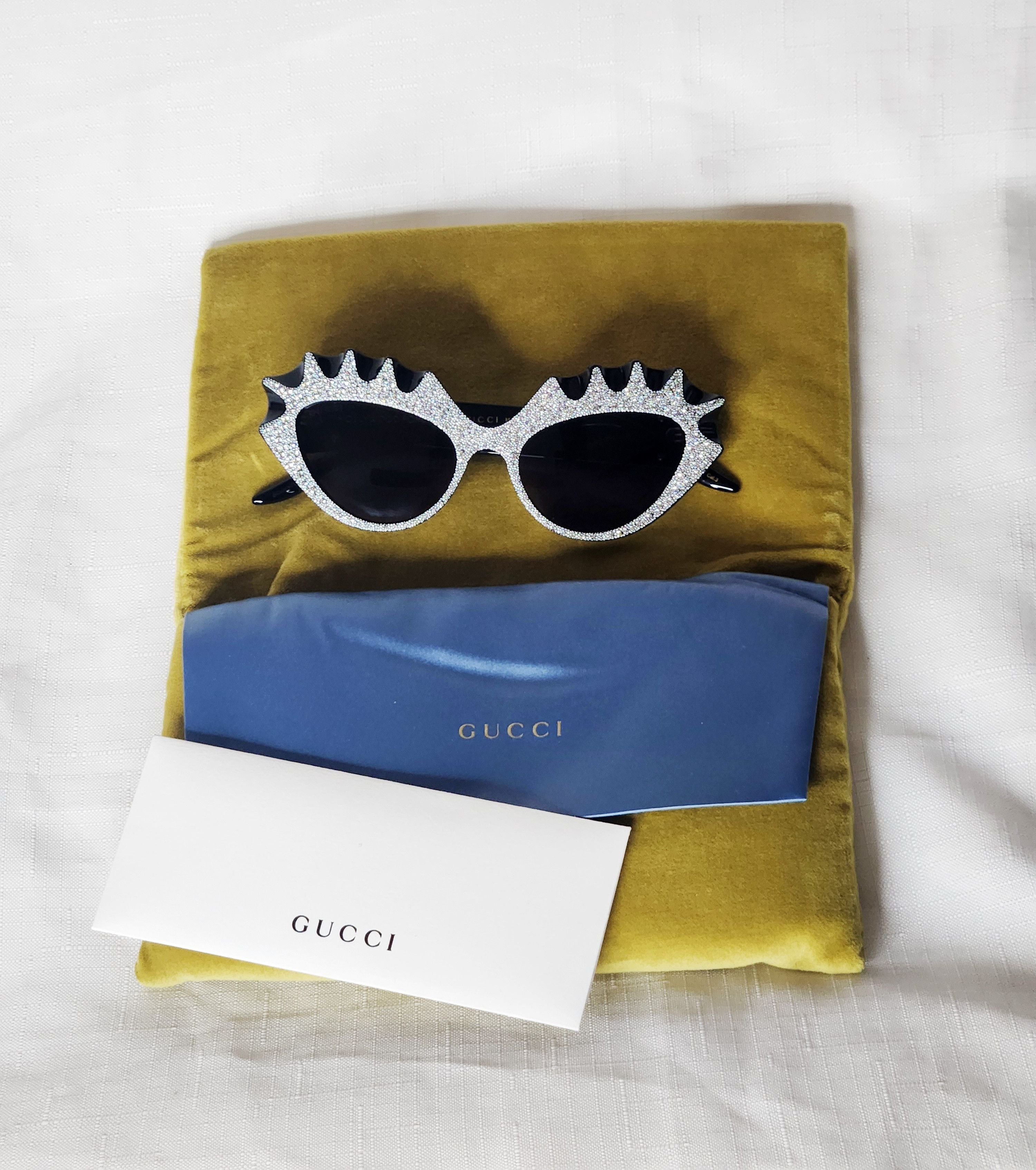 GUCCI Cat-eye frame sunglasses with crystals GG0781S BRAND NEW! Pre-owned Gucci Hollywood Forever 0781 Black Crystal Spike  main image 3