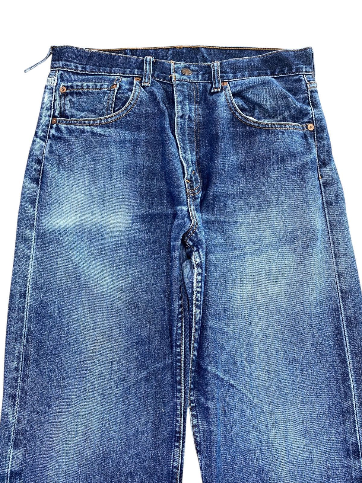 Levi's Vintage Levi’s Faded Blue Wash Style Loose Jeans Size US 32 / EU 48 - 2 Thumbnail