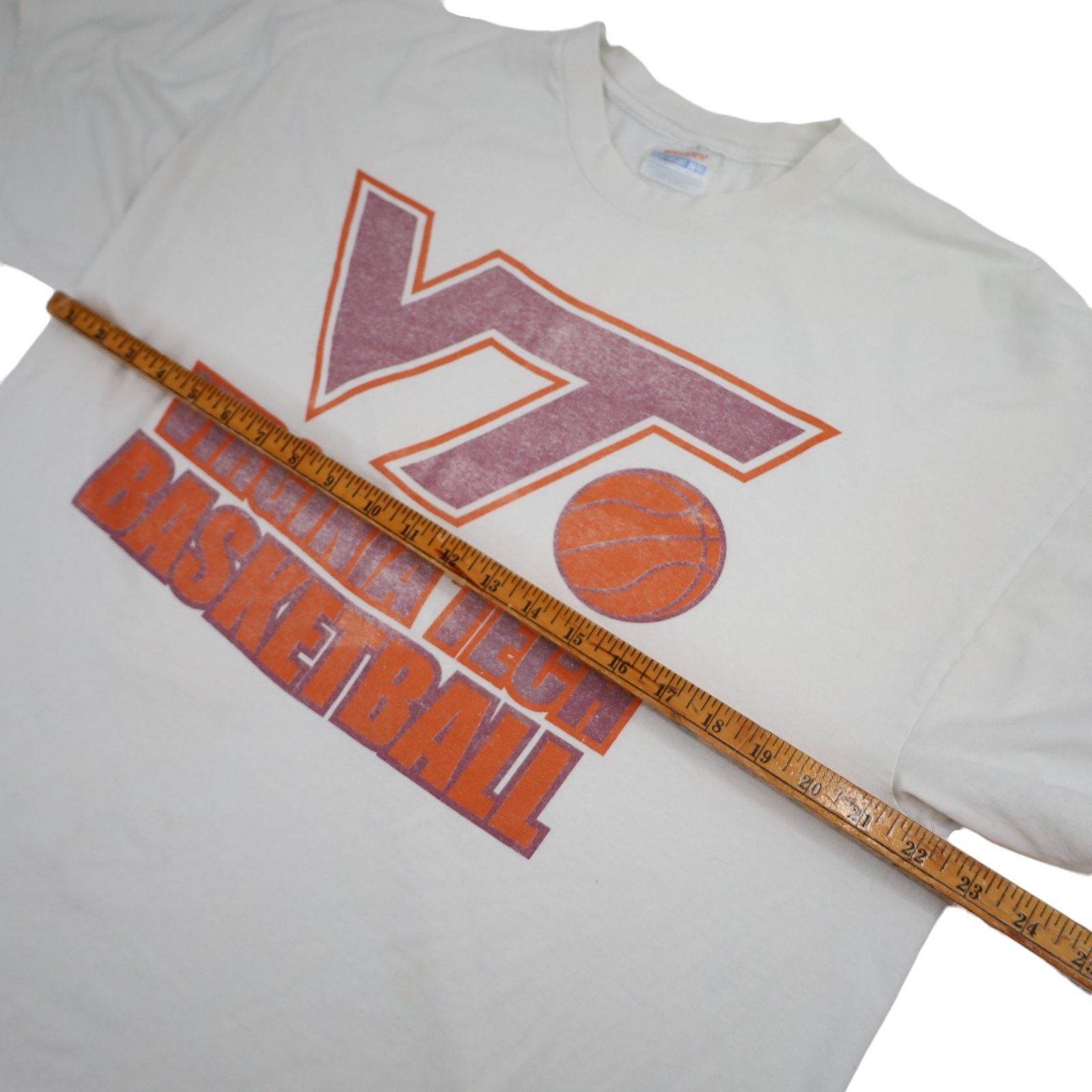 NCAA × Vintage Vintage Virginia Tech Basketball Graphic T Shirt Size US XL / EU 56 / 4 - 7 Thumbnail