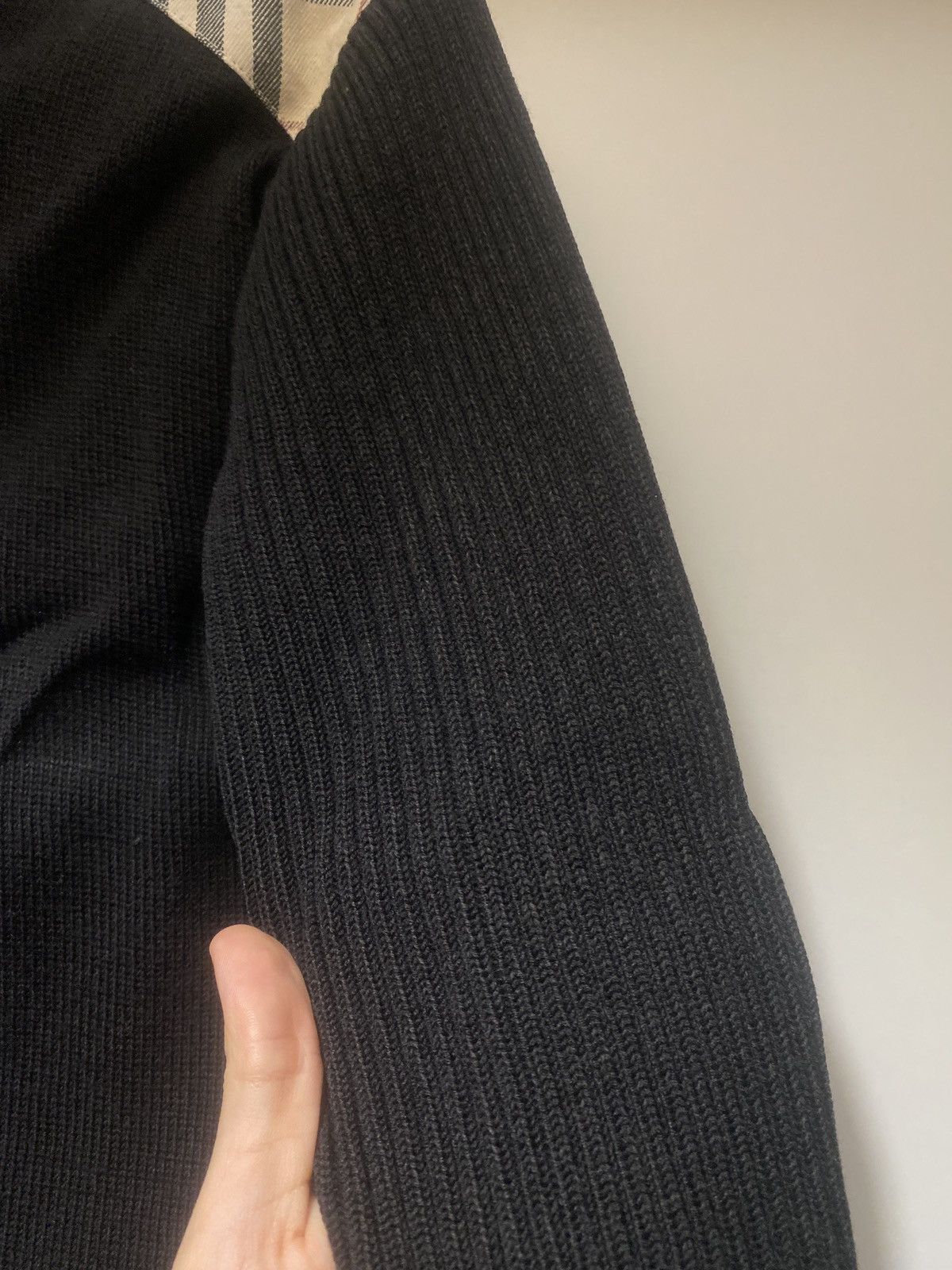 Burberry Burberry luxury zip knitwear with pattern on shoulders Size XS / US 0-2 / IT 36-38 - 10 Thumbnail