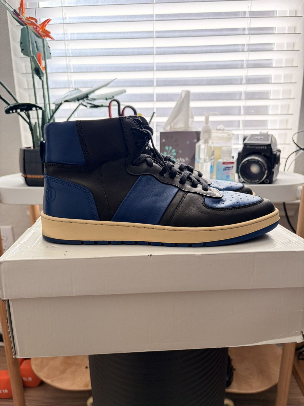 Collegium High-Top Sneaker – Black/Blue Leather
