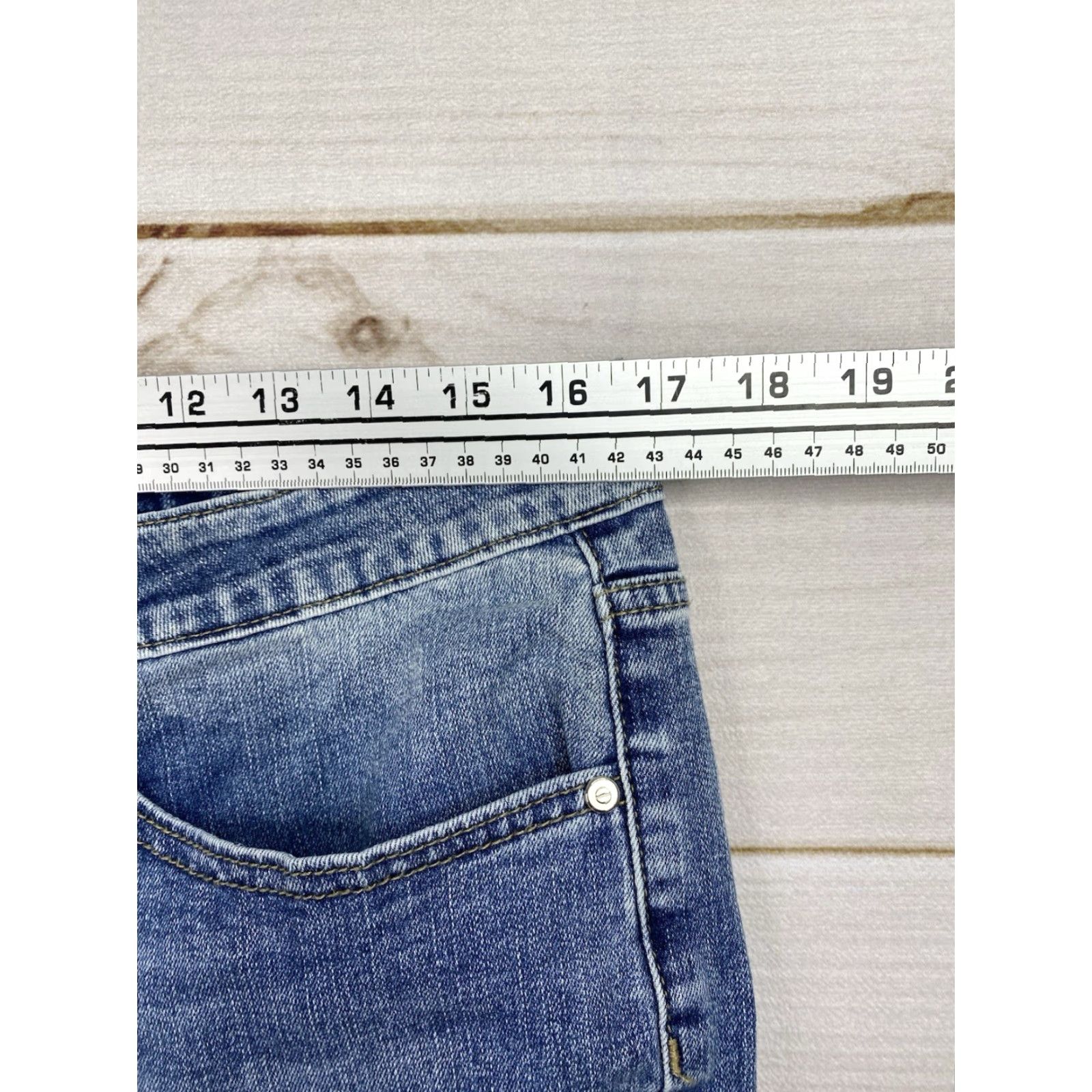 Rebecca Minkoff VINTAGE RM Rebecca Minkoff Denim Jeans 12P Distressed Crop Ankle Raw Hem Stretch NWT Size 34" / US 12 / IT 48 - 6 Thumbnail