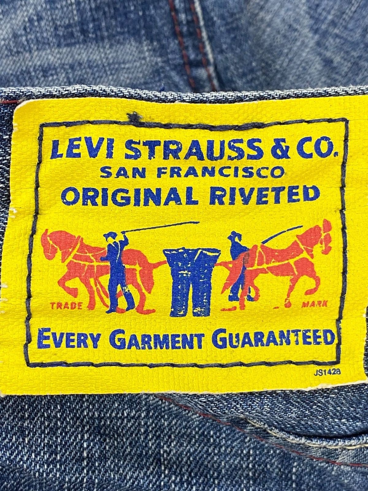 Levi's Levi_s Faded Blue Wash Whiskered Style Straight Leg Jeansa Size US 30 / EU 46 - 11 Thumbnail