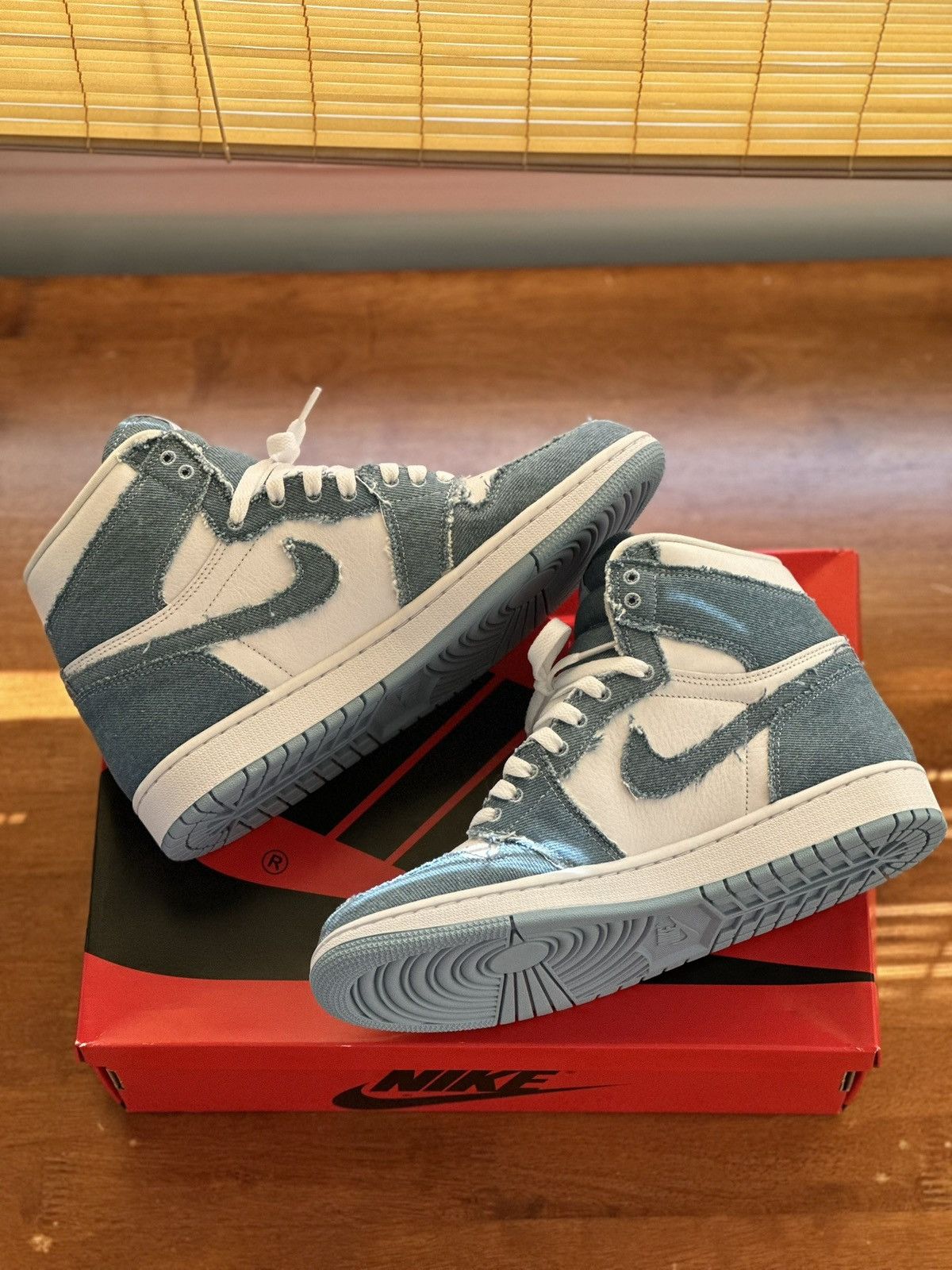Jordan Brand Nike Air Jordan 1 Retro High OG W Denim Size US 8.5 / EU 41-42 - 4 Thumbnail