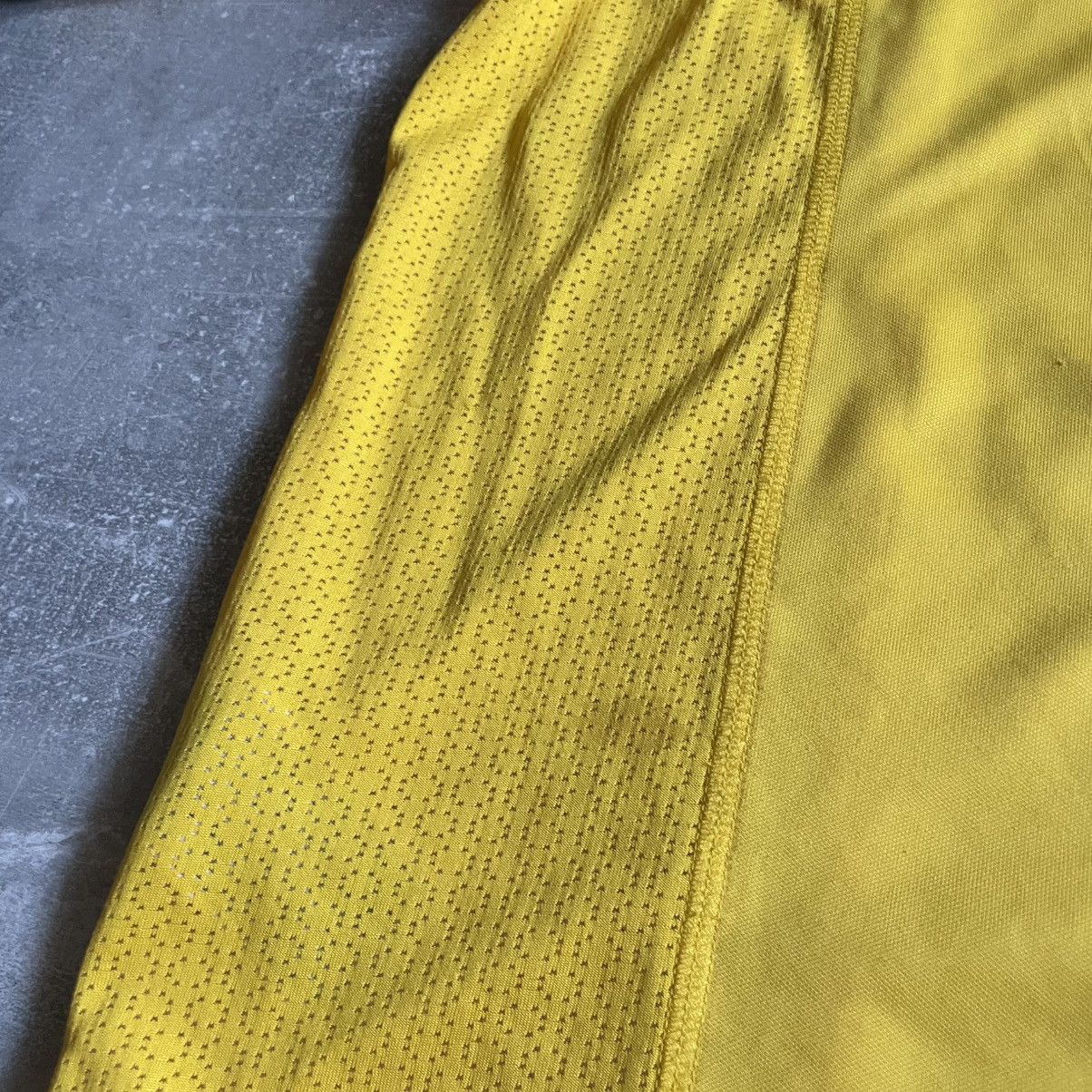Nike Vintage Nike Brazil Soccer Jersey Football Shirt tee RARE Size US M / EU 48-50 / 2 - 9 Thumbnail