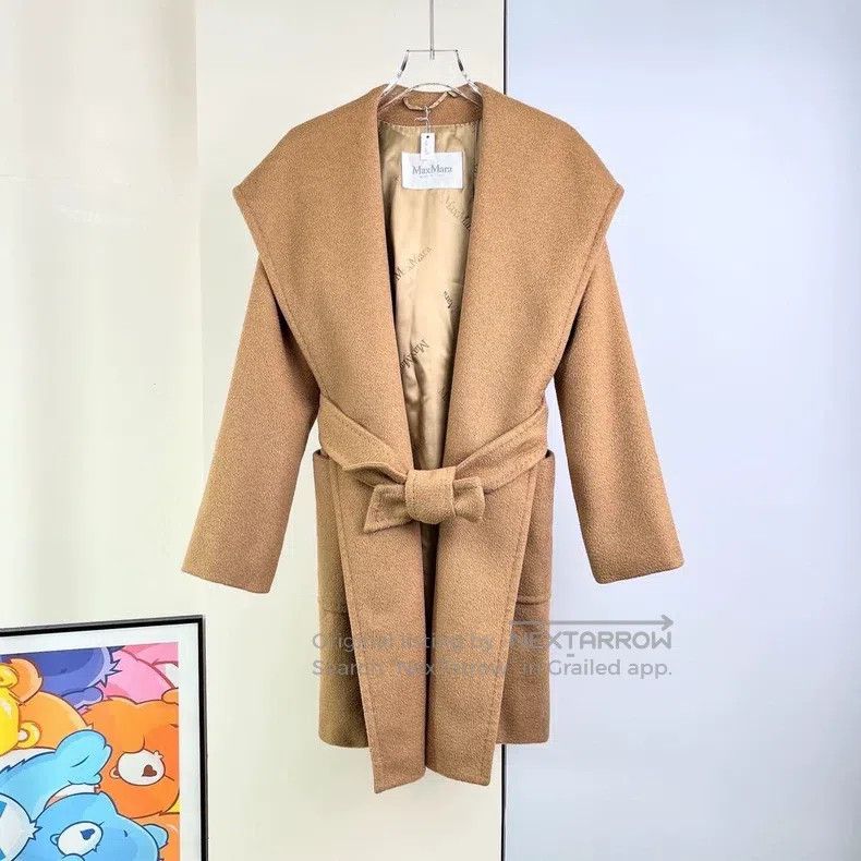 Max Mara Max Mara Camel fur hooded coat Size XS / US 0-2 / IT 36-38 - 1 Thumbnail