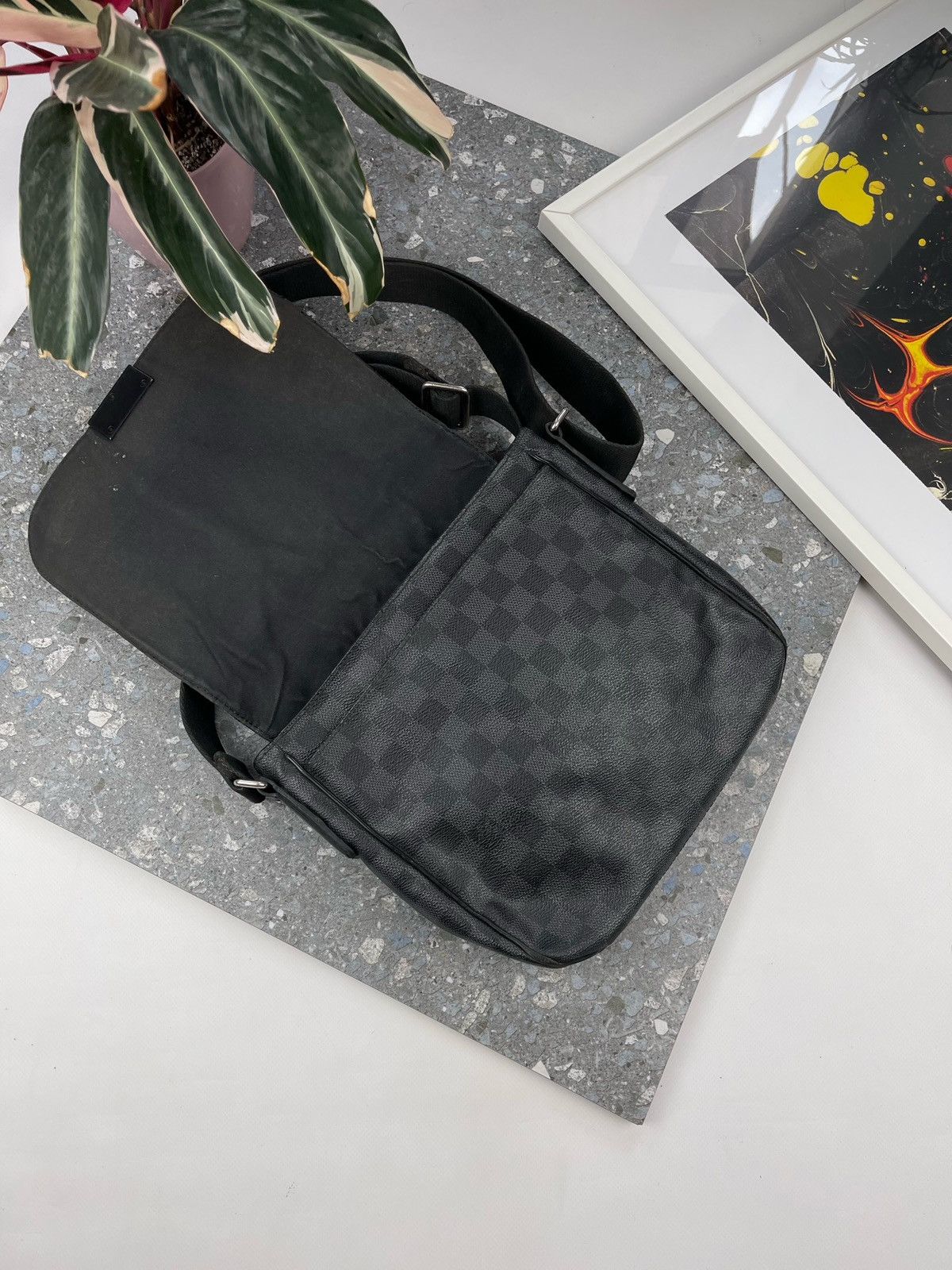 Louis Vuitton Luis Vuitton PM Graphite Messenger Bag / Black Size ONE SIZE - 10 Thumbnail