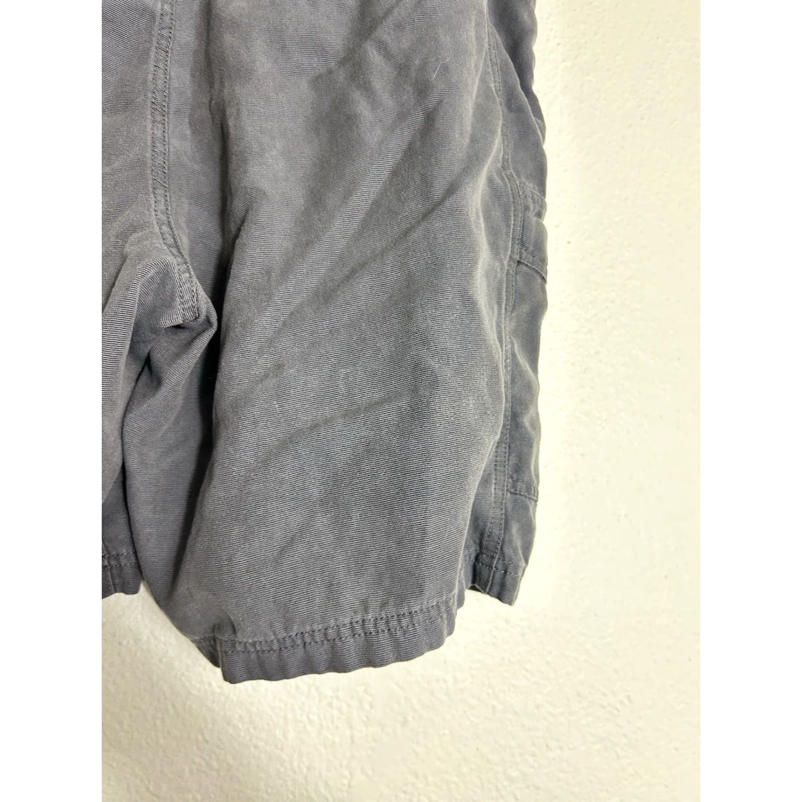 Tommy Bahama Tommy Bahama Cargo Shorts Mens 35 Gray Cotton Blend Lightweight Pockets Easy Care Professional Size US 35 - 7 Thumbnail