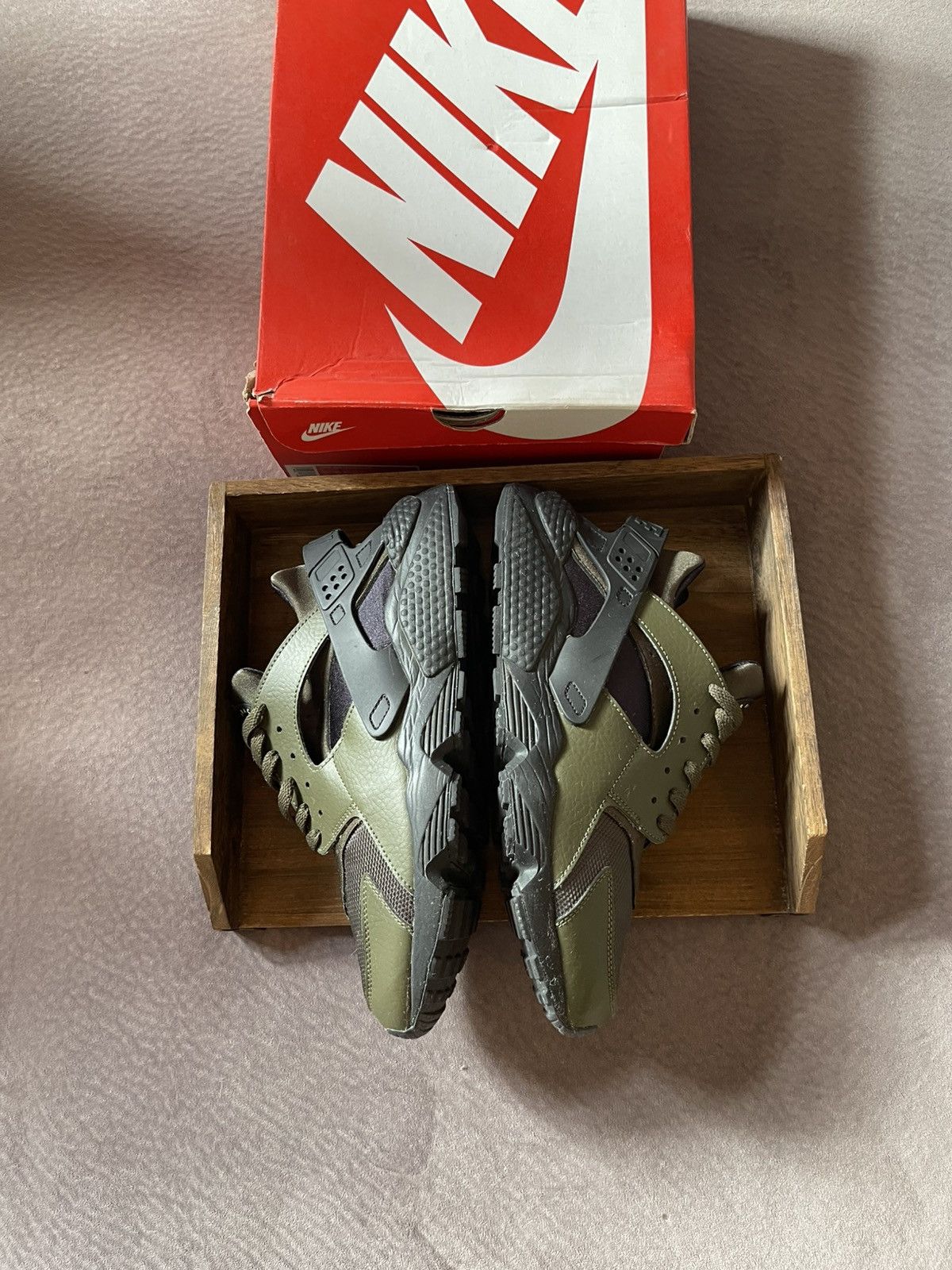 Nike Nike Air Huarache Olive/Black Size US 12 / EU 45 - 11 Thumbnail