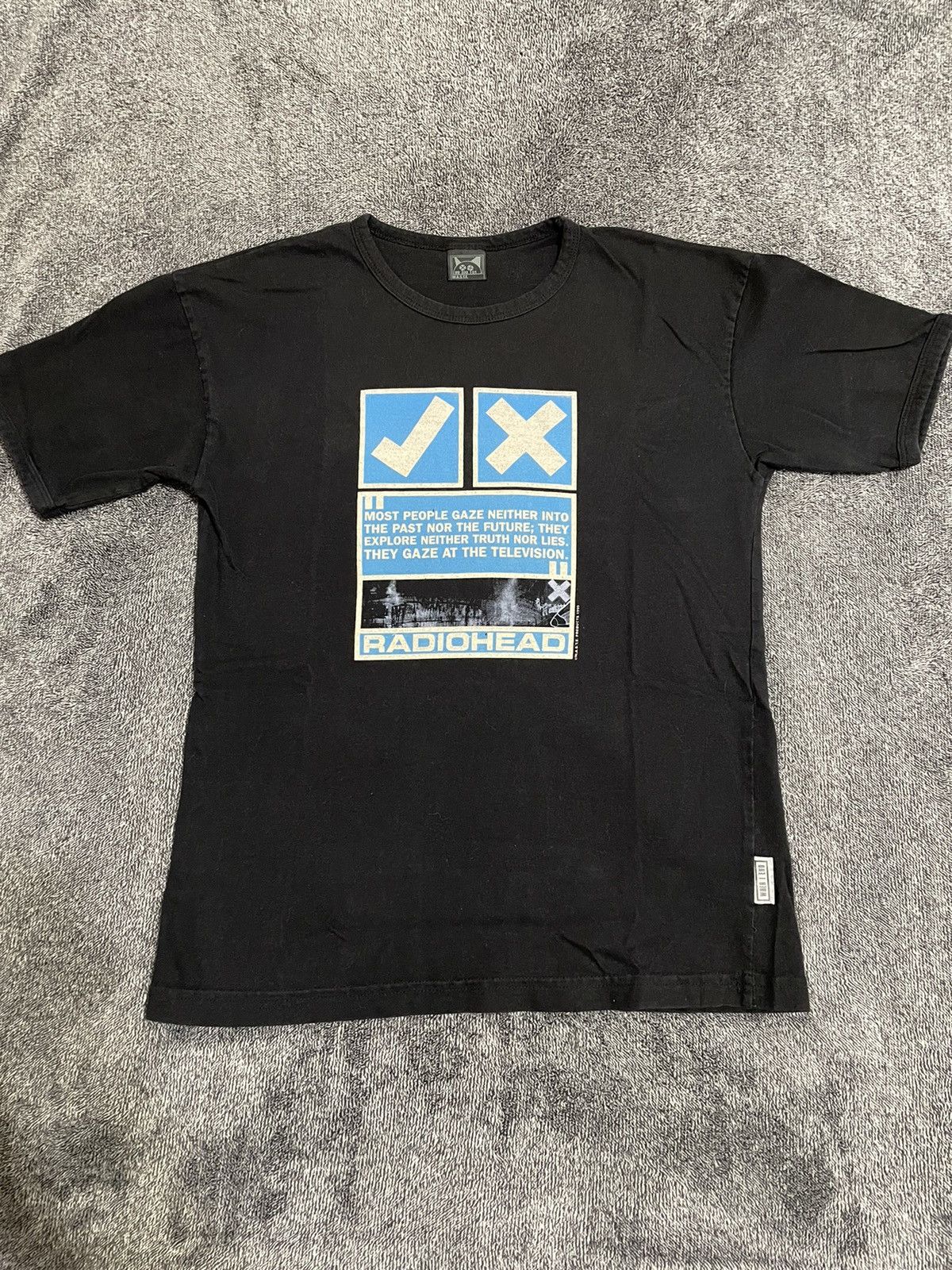 Band Tees Vintage 1999 RADIOHEAD OK Computer Double-Sided T-Shirt Tee Size US S / EU 44-46 / 1 - 3 Thumbnail
