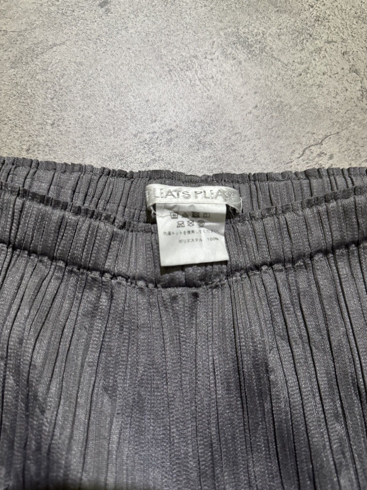 Pleats Please Issey Miyake Pleats Please Issey Miyake Charcoal Grey Trouser Size 24" / US 00 / IT 34 - 4 Thumbnail