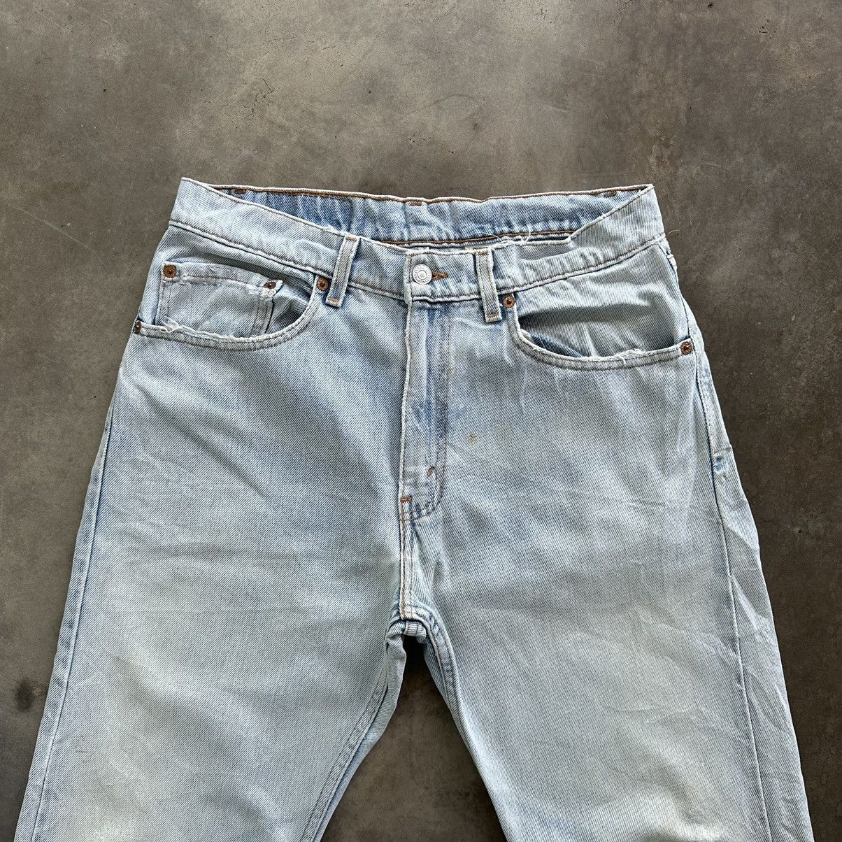 Japanese Brand Vintage Levi’s 505 Lightwash Distress Faded Denim Jean Pant Size US 30 / EU 46 - 3 Thumbnail