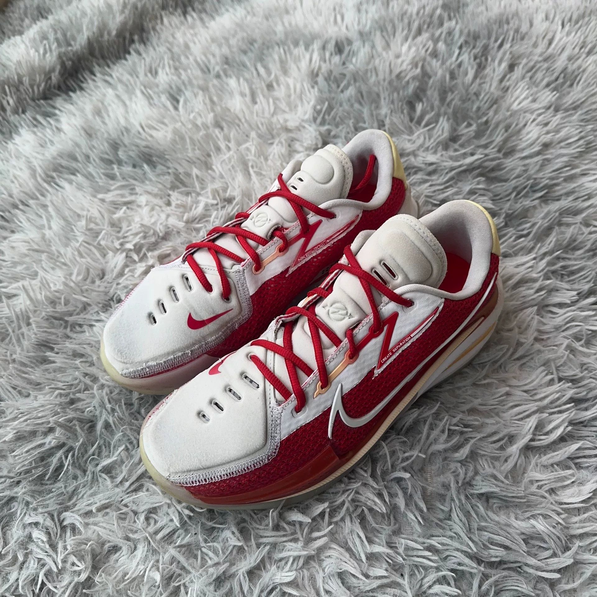 Nike Nike Red Lowtop Sneakers 42 Men Size US 9 / EU 42 - 1 Thumbnail