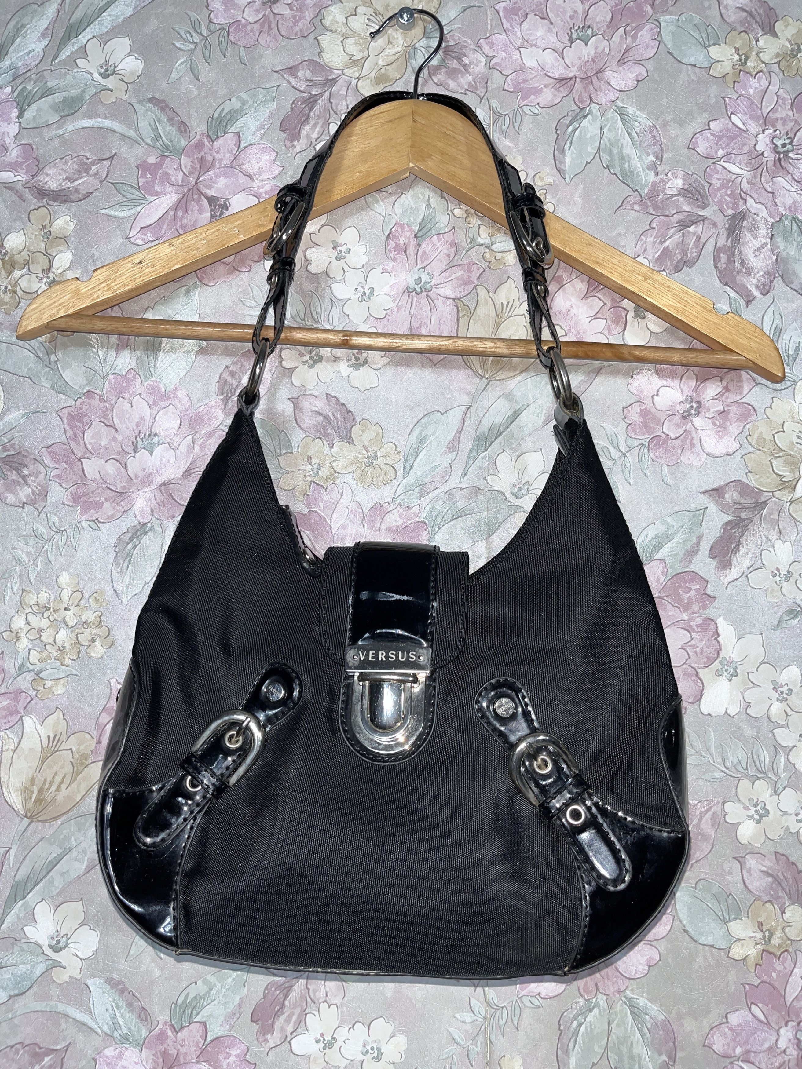 Versus Versace Versus Versace varnished shoulder hand bag Balenciaga style Size ONE SIZE - 1 Thumbnail
