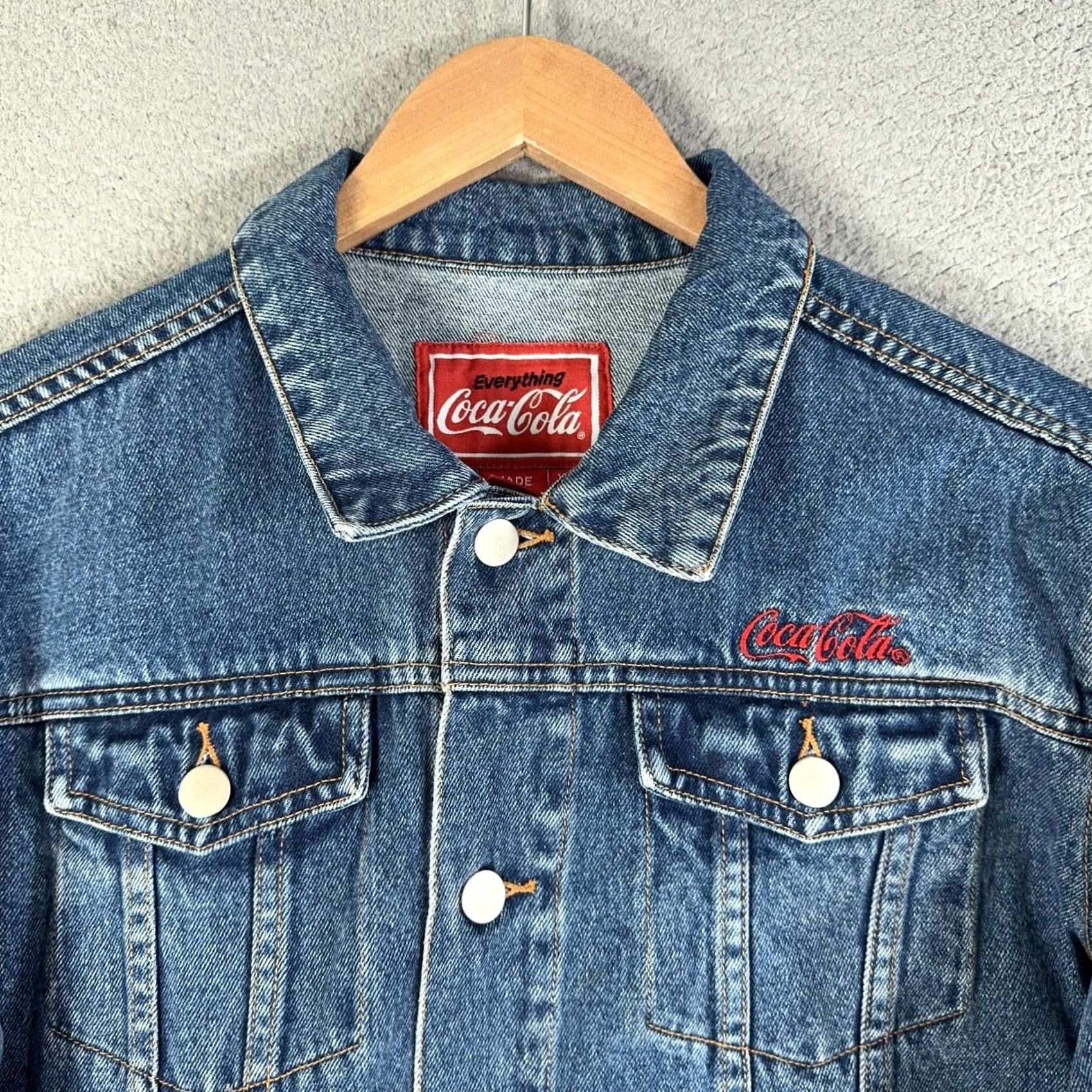 Denime VINTAGE Coca Cola Denim Trucker Jacket Mens XL Blue Polar Bear Logo 90s Coca-Cola Logo Embroidered Button Pockets denim 90s Mens XL Blue Size US 36 / EU 52 - 7 Thumbnail