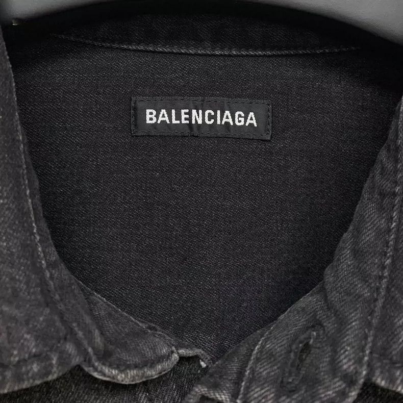 Balenciaga Balenciaga size 39 Washed denim shirt with logo on back Size US XS / EU 42 / 0 - 2 Thumbnail