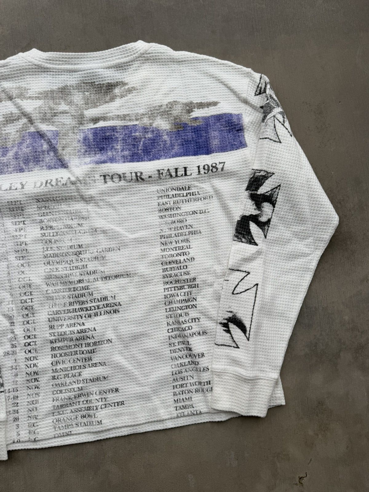 Vale Vale Forever Valley Slam Long-Sleeve Tee – White Large Size US L / EU 52-54 / 3 - 7 Thumbnail