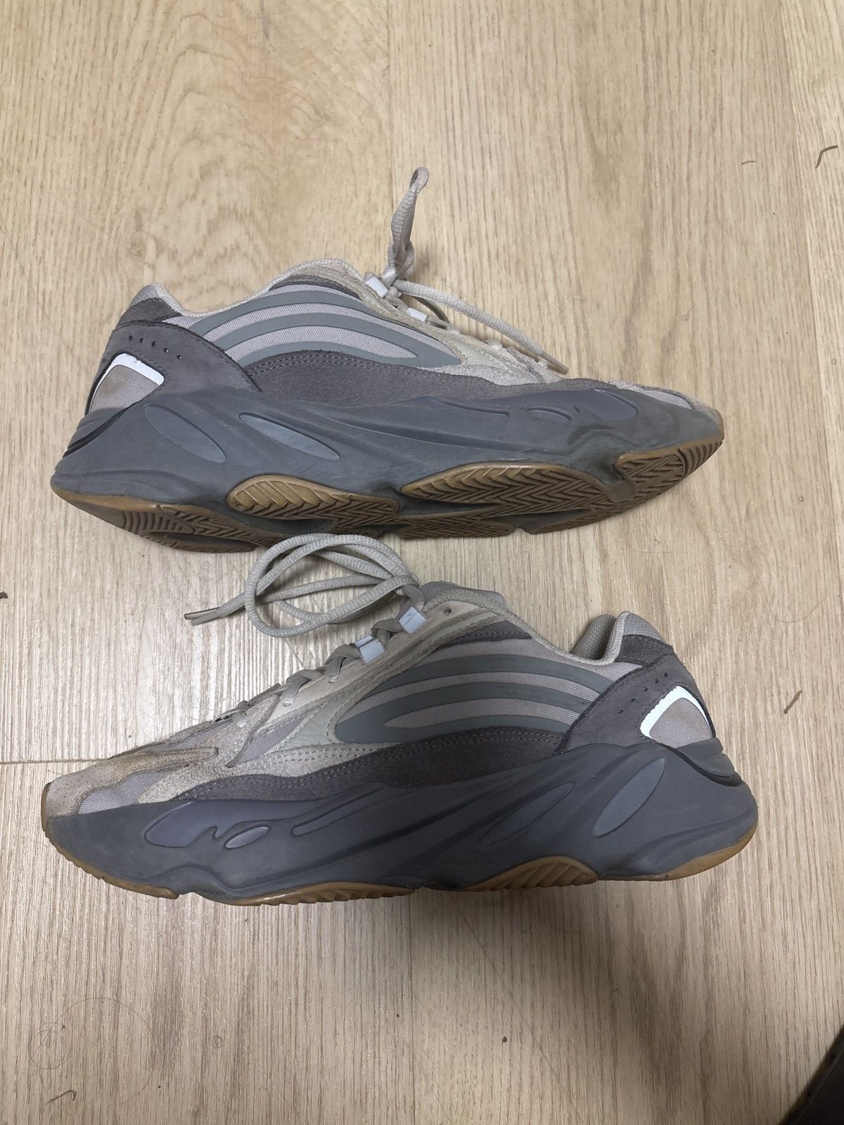 Yeezy Yeezy 700 Tephra Size US 9.5 / EU 42-43 - 4 Thumbnail