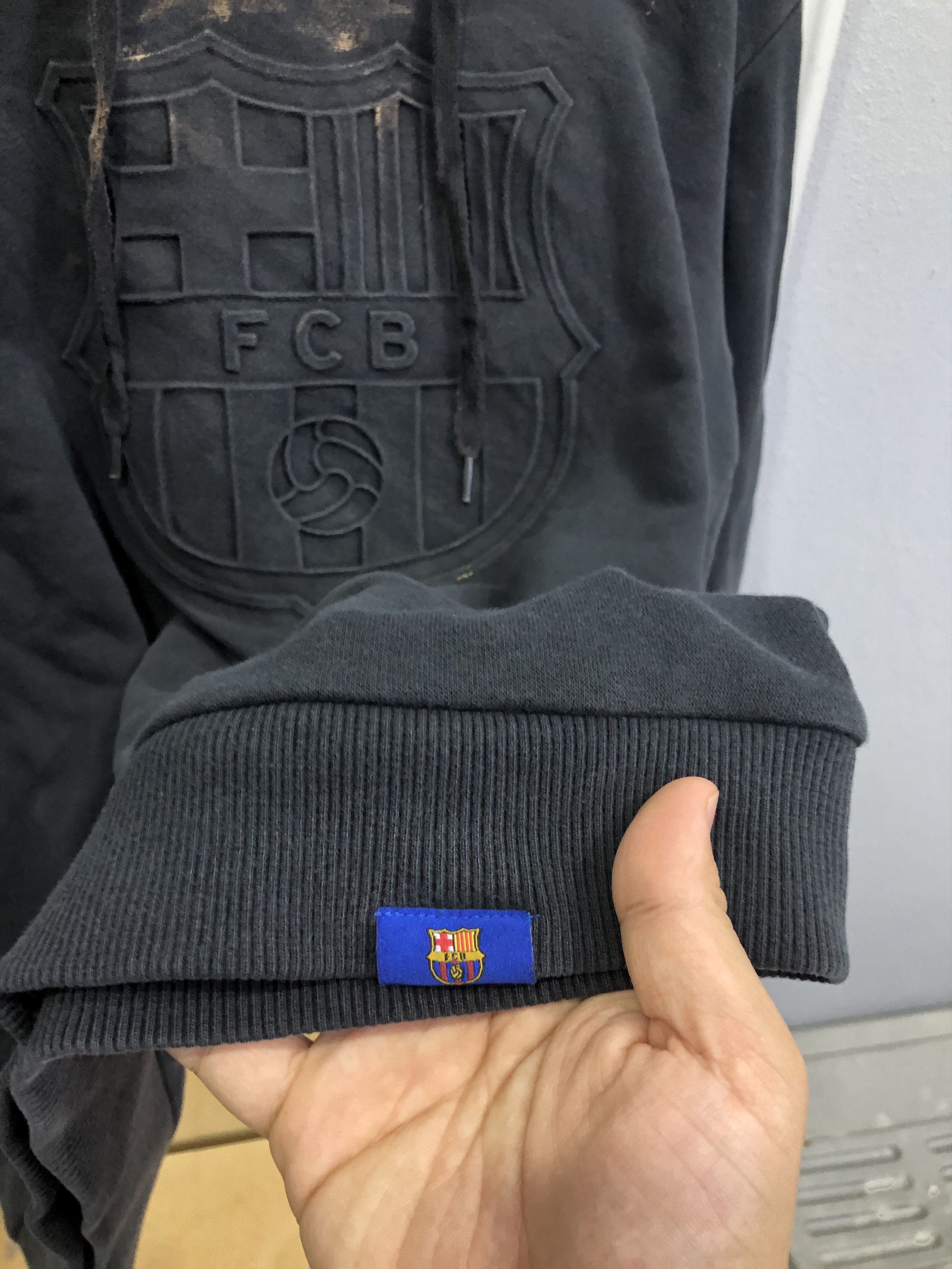 Other FC Barcelona Embossed Crest Black Hoodie Distressed Size US S / EU 44-46 / 1 - 9 Thumbnail