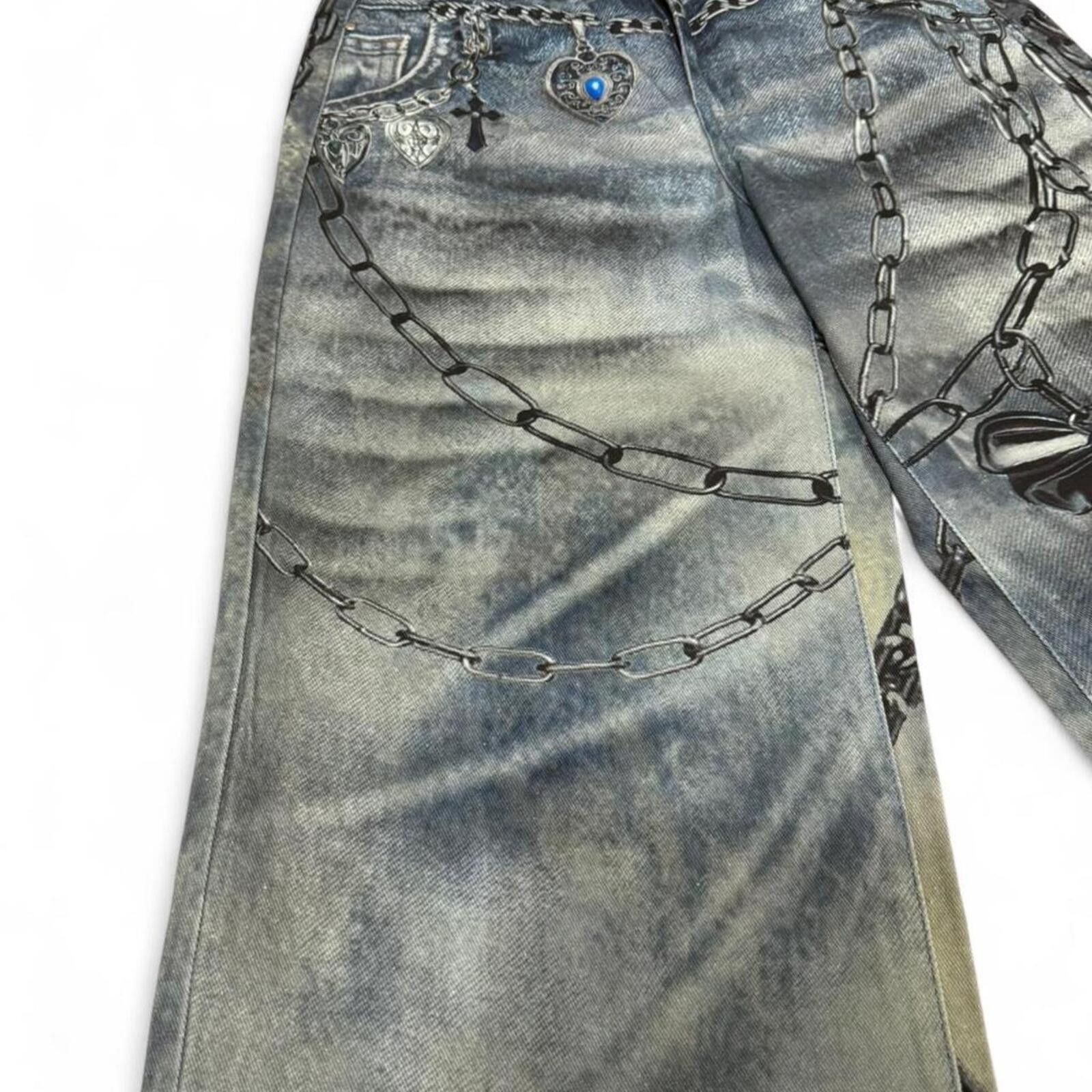 True Religion Blue denim with chain details and heart charm print design Size 28" / US 6 / IT 42 - 6 Thumbnail