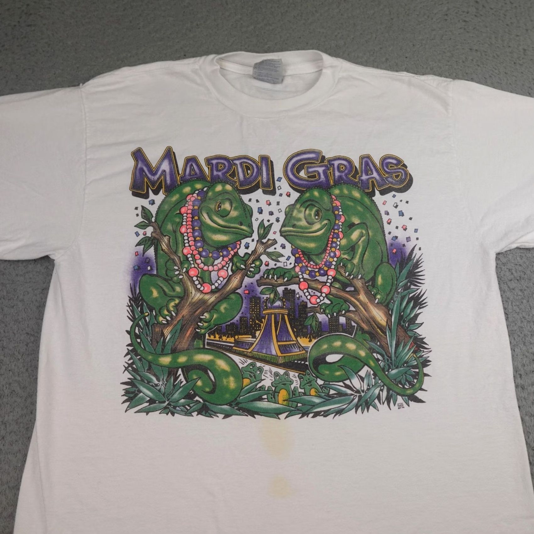 Tultex VINTAGE Mardi Gras Shirt Mens Large White Frogs Beads Festival Graphic 90s Tee Size US L / EU 52-54 / 3 - 4 Thumbnail