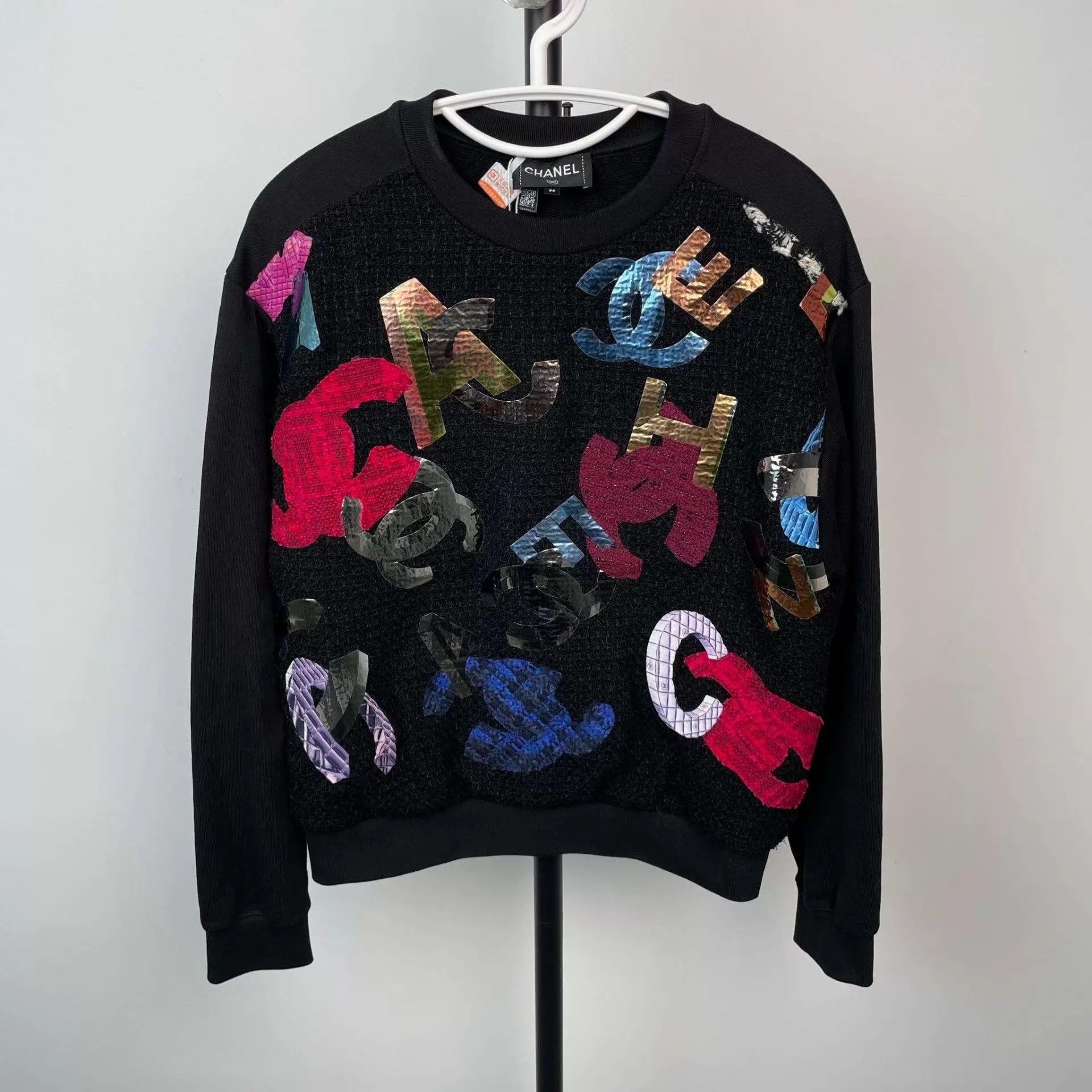 Chanel Chanel CC Color Embroidered Wool Knit Sweater Black 36 Size XS / US 0-2 / IT 36-38 - 1 Thumbnail