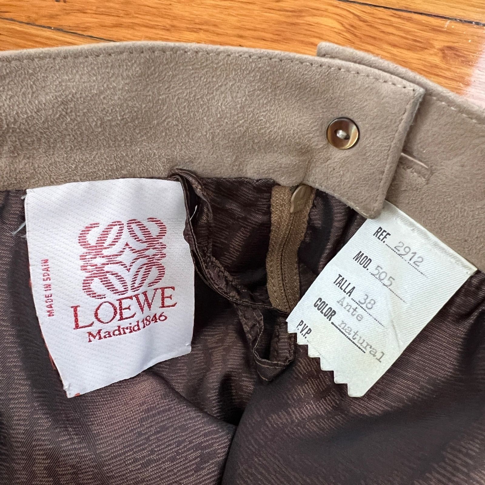 Loewe LOEWE Classic A Line Suede Tan Skirt Size 38 (XS / 0-2 US) Size 24" / US 00 / IT 34 - 9 Thumbnail