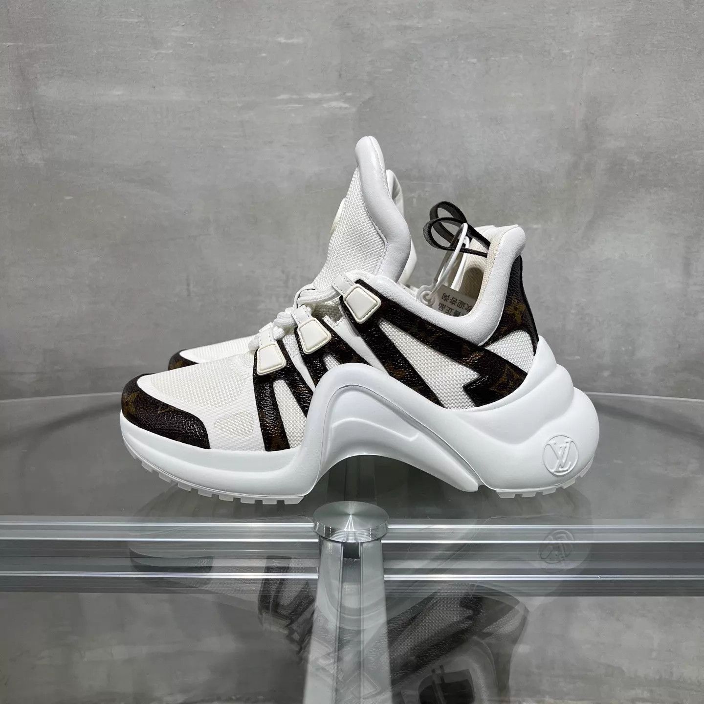 Louis Vuitton LV Monogram Arch Sneakers White EUR36 Size US 5.5 / IT 35.5 - 3 Thumbnail