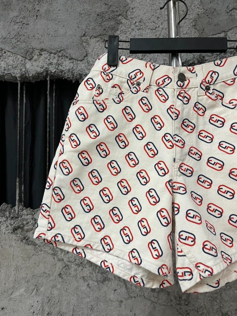 Gucci Gucci Short Pants with Logo Print-2505 Size 30" / US 8 / IT 44 - 4 Thumbnail