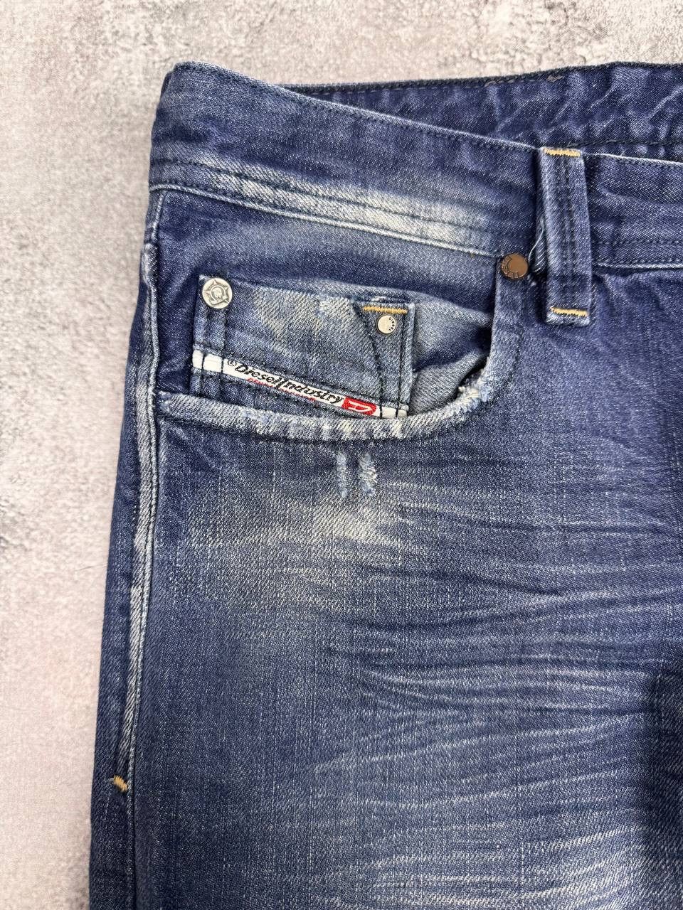Diesel Diesel Men's Regular Straight Blue Jeans Size 32 Size US 32 / EU 48 - 8 Thumbnail
