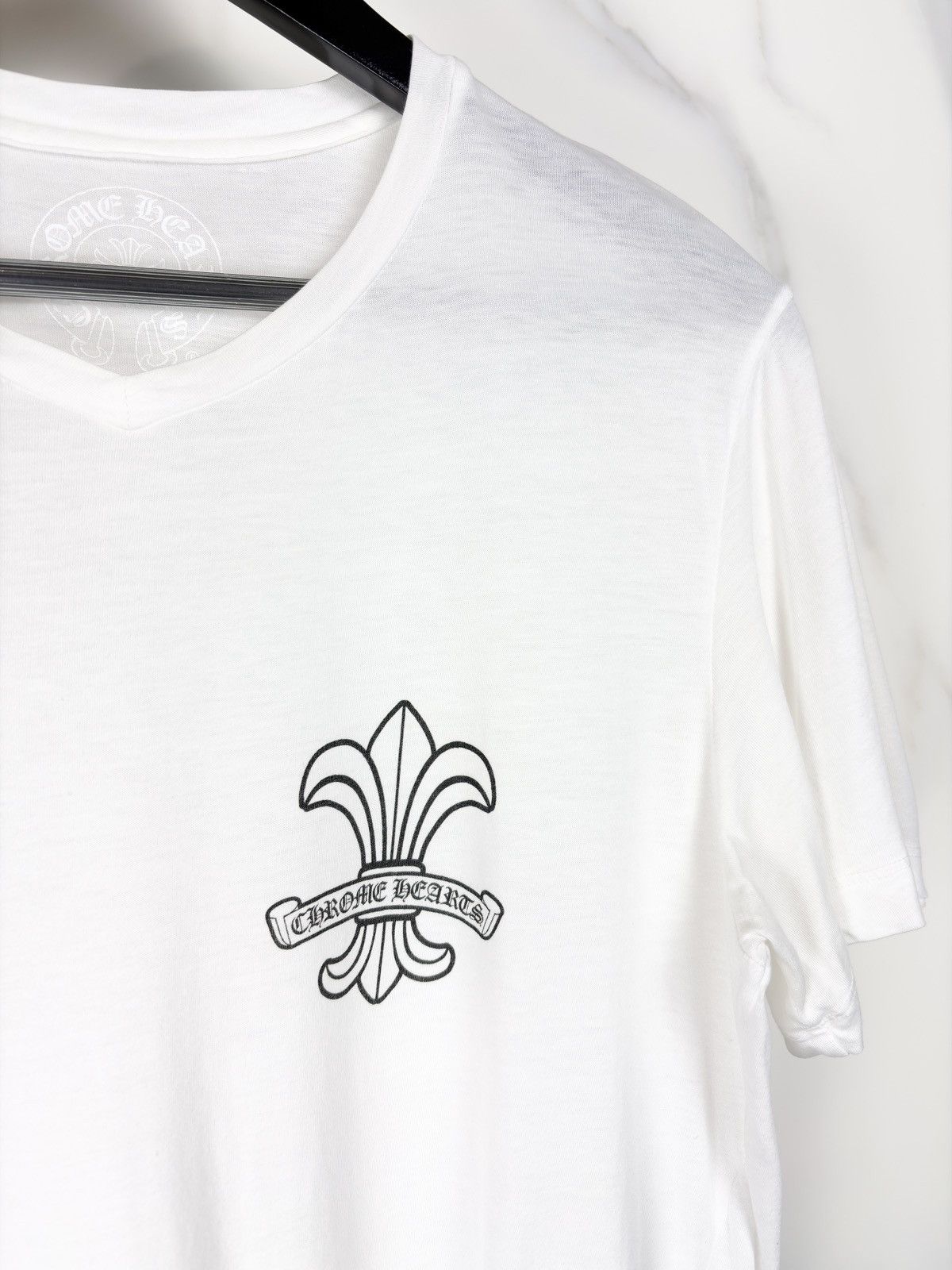 Chrome Hearts Chrome Hearts Vintage Fleur Logo Vneck Tshirt White Size US S / EU 44-46 / 1 - 3 Thumbnail