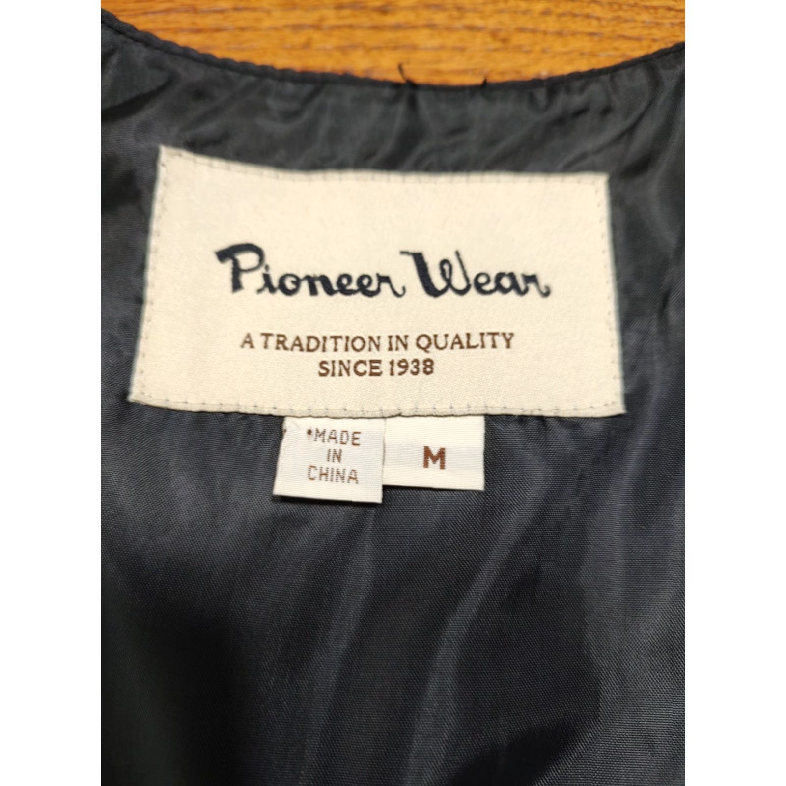 Vintage VINTAGE Pioneer Wear Vest Western Leather Lined Medium Black Cowboy Mens Size US M / EU 48-50 / 2 - 4 Thumbnail