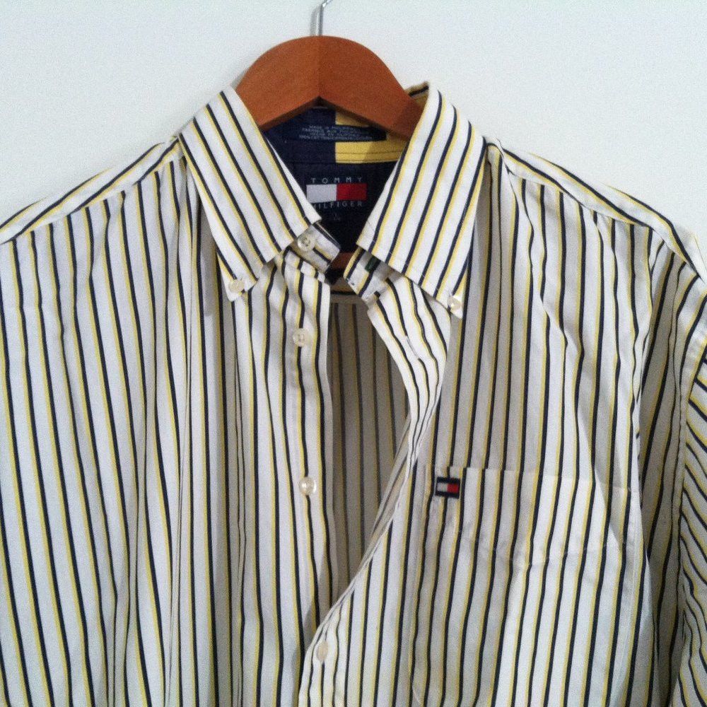 Tommy Hilfiger TOMMY HILFIGER MENS COTTON BUTTON DOWN CASUAL SHIRT SIZE: L Size US L / EU 52-54 / 3 - 1 Thumbnail