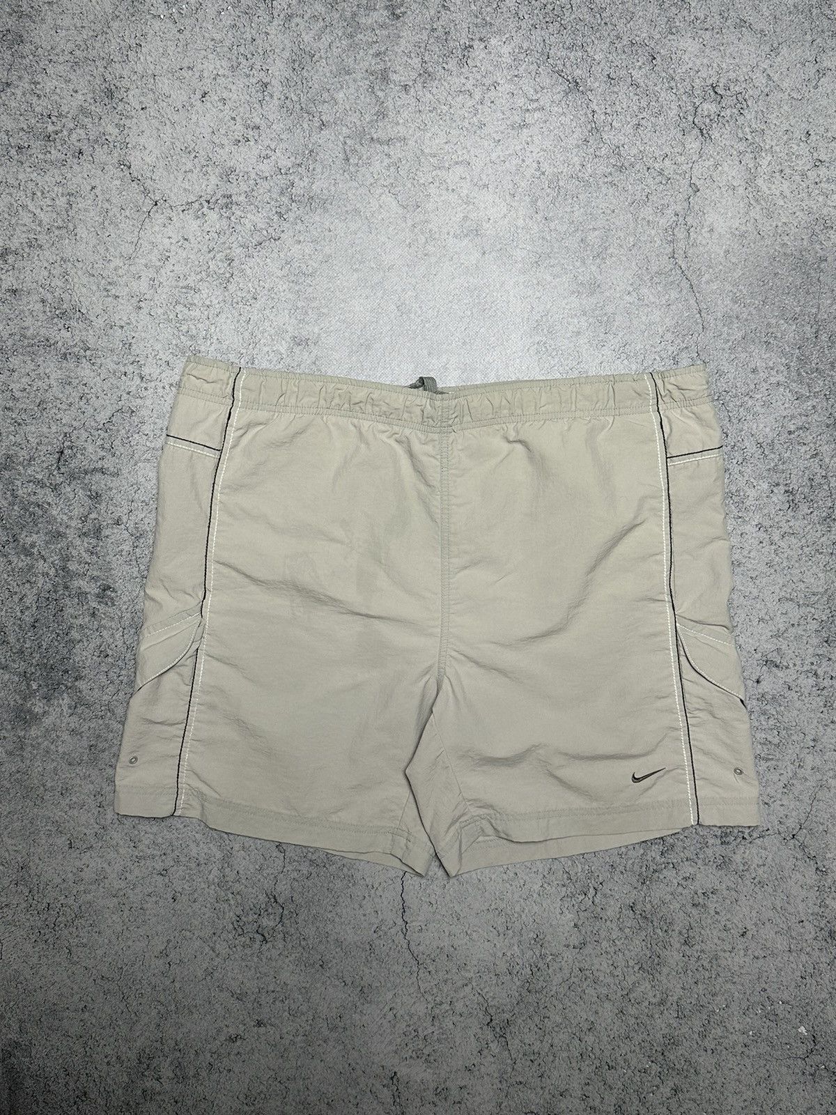Vintage Vintage Nike Cargo Swoosh Shorts Y2k Size US 36 / EU 52 - 2 Thumbnail