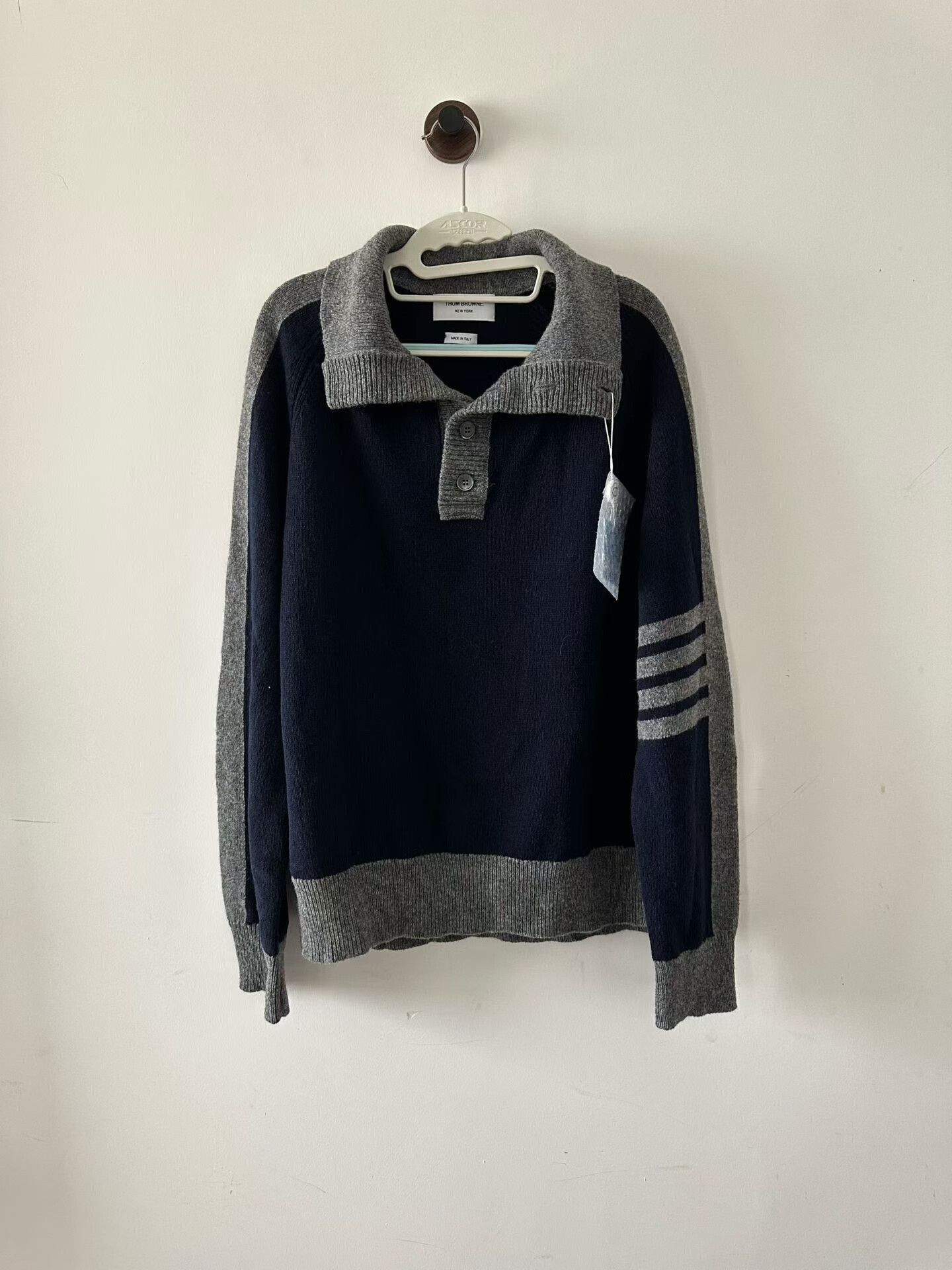 Thom Browne thom browne collared sweater in navy gray Size US L / EU 52-54 / 3 - 1 Thumbnail